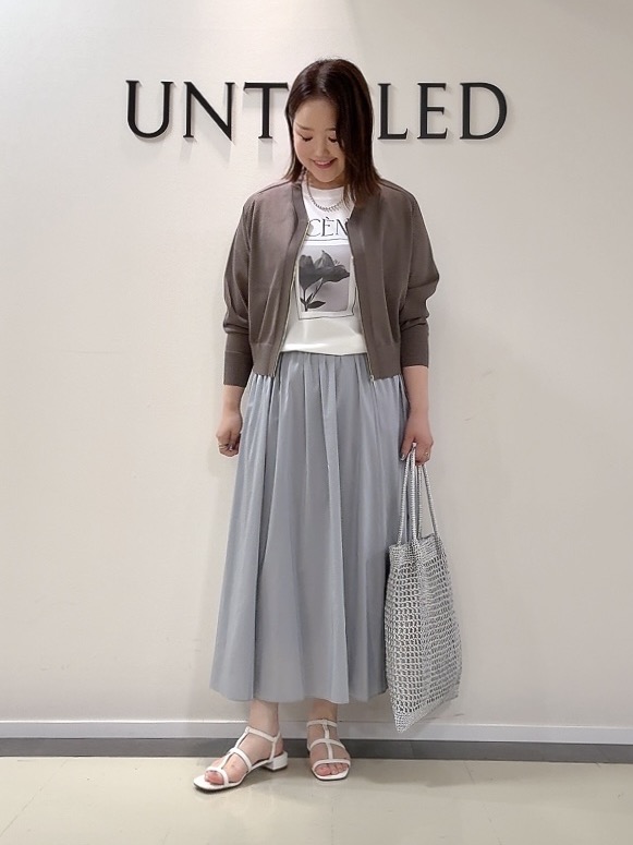 YUIさんの「UNTITLED｜【アンサンブル可/日除け・冷房対策】シアーレーヨンZIPカーディガン」を使ったコーディネート