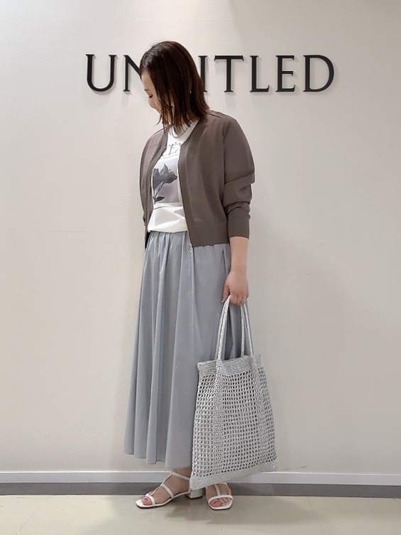 YUIさんの「UNTITLED｜【アンサンブル可/日除け・冷房対策】シアーレーヨンZIPカーディガン」を使ったコーディネート