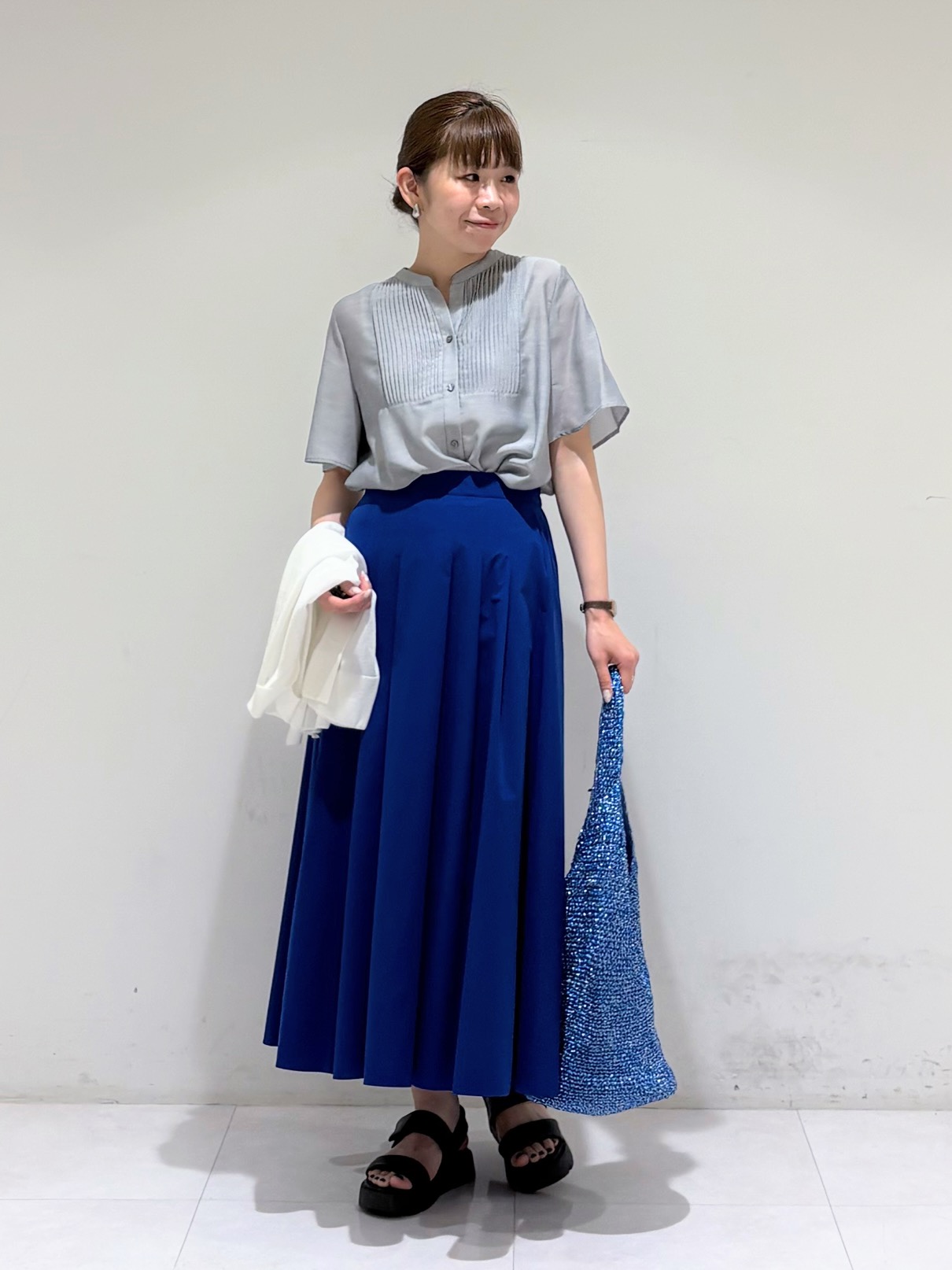 tsuyuさんの「INDIVI｜【大人カジュアル】メタリックかぎ編みボトルバッグ」を使ったコーディネート