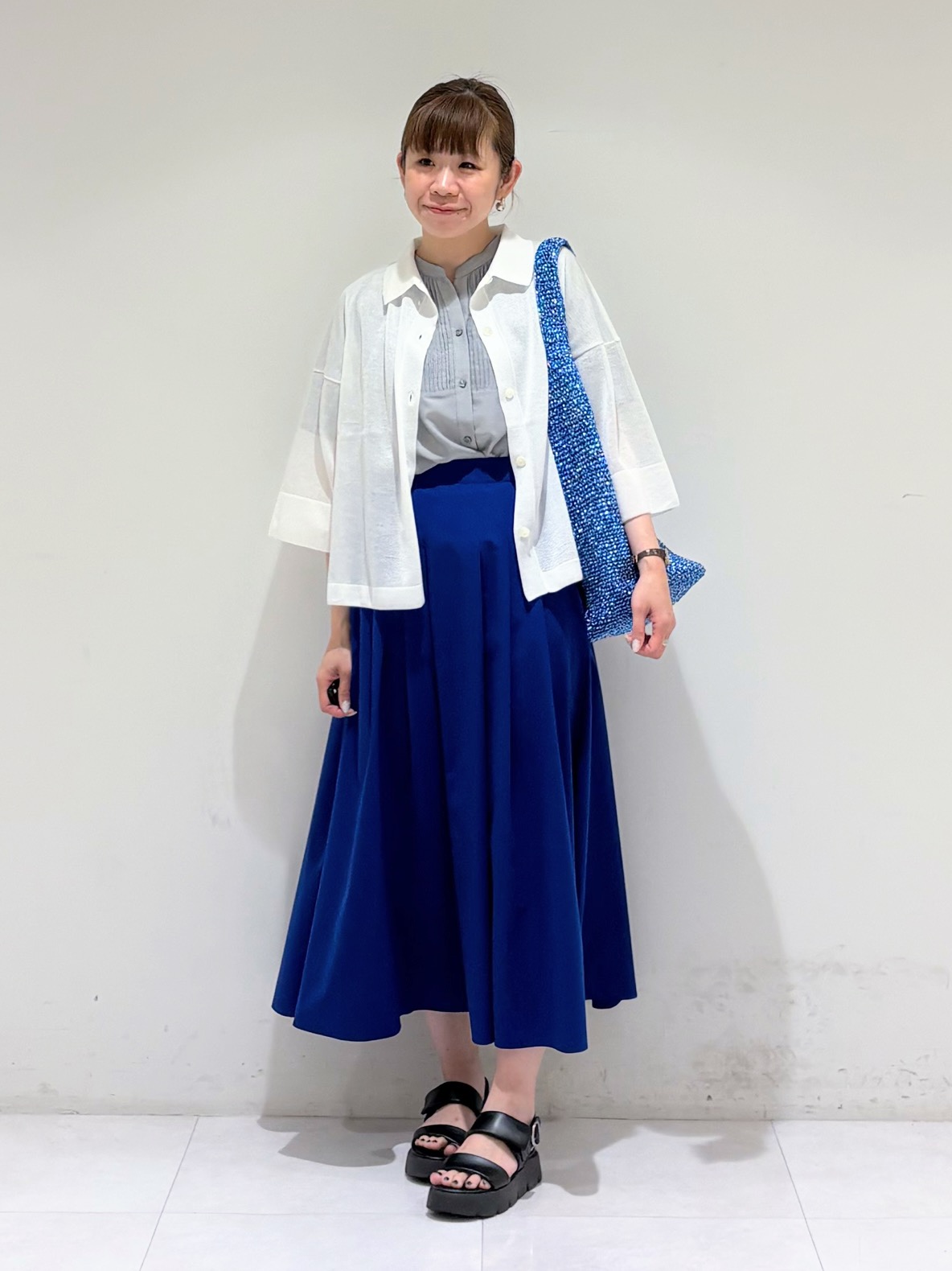 tsuyuさんの「INDIVI｜【大人カジュアル】メタリックかぎ編みボトルバッグ」を使ったコーディネート