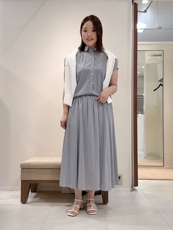 YUIさんの「UNTITLED｜【アンサンブル可/日除け・冷房対策】シアーレーヨンZIPカーディガン」を使ったコーディネート