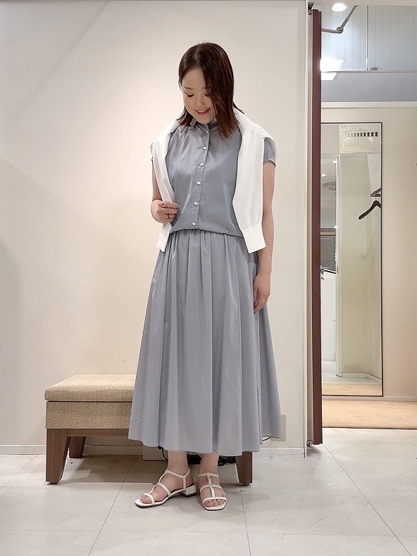 YUIさんの「UNTITLED｜【アンサンブル可/日除け・冷房対策】シアーレーヨンZIPカーディガン」を使ったコーディネート