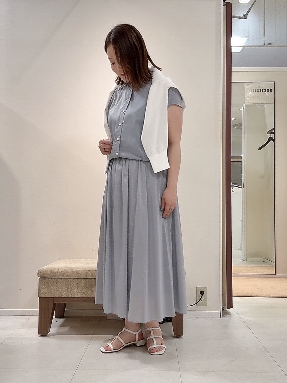 YUIさんの「UNTITLED｜【アンサンブル可/日除け・冷房対策】シアーレーヨンZIPカーディガン」を使ったコーディネート