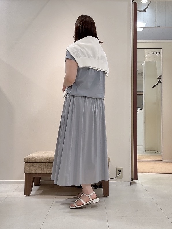 YUIさんの「UNTITLED｜【アンサンブル可/日除け・冷房対策】シアーレーヨンZIPカーディガン」を使ったコーディネート