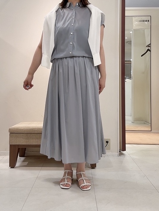 YUIさんの「UNTITLED｜【アンサンブル可/日除け・冷房対策】シアーレーヨンZIPカーディガン」を使ったコーディネート