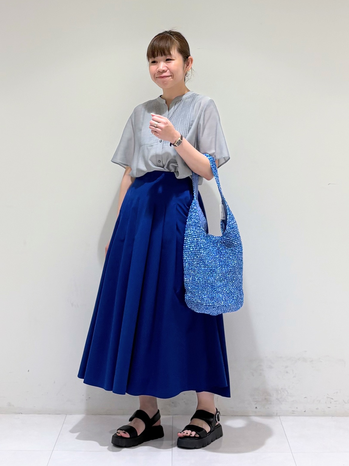 tsuyuさんの「INDIVI｜【大人カジュアル】メタリックかぎ編みボトルバッグ」を使ったコーディネート