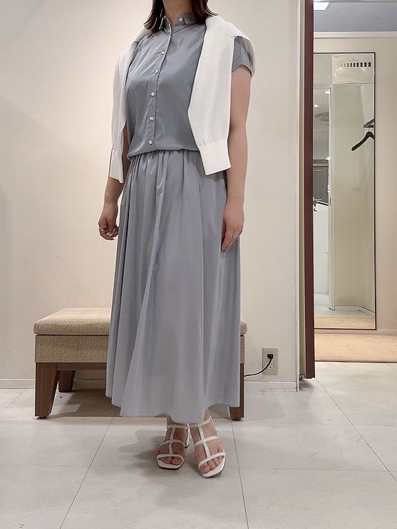 YUIさんの「UNTITLED｜【アンサンブル可/日除け・冷房対策】シアーレーヨンZIPカーディガン」を使ったコーディネート