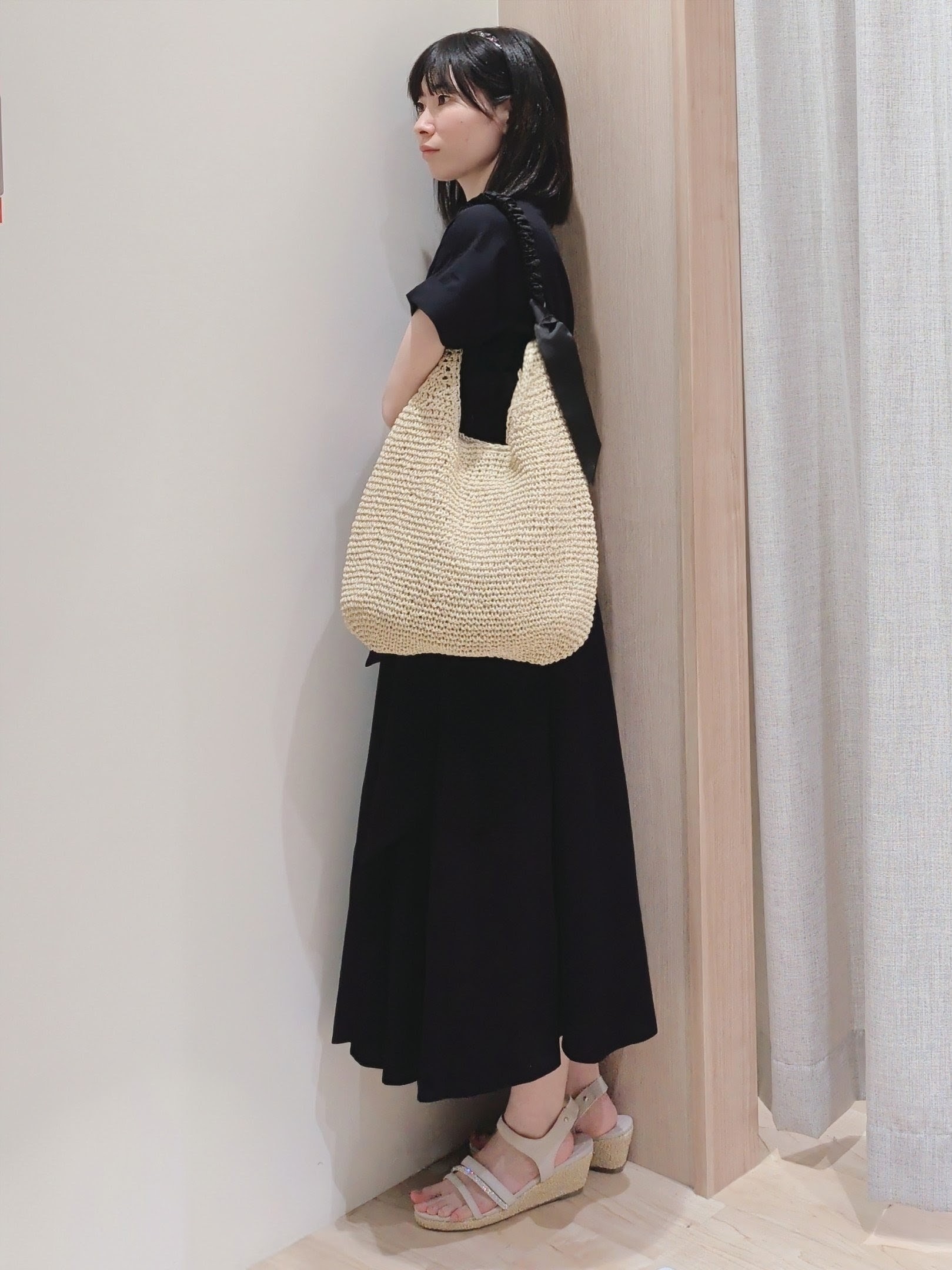 Yuiさんの「grove｜【洗える】さらっと軽やか、カシュクール風サッカーワンピース」を使ったコーディネート