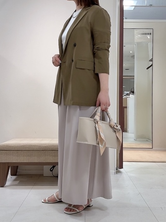 YUIさんの「UNTITLED｜【セットアップ可/接触冷感/通気性】ドライシアーダブルジャケット」を使ったコーディネート