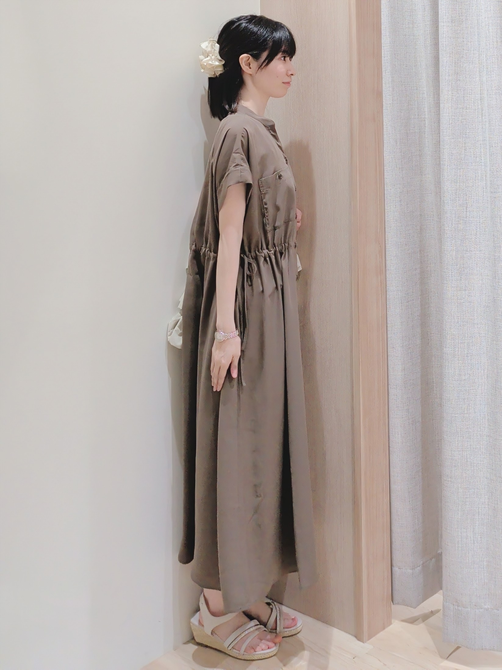Yuiさんの「grove｜【洗える/体型カバー】ウエストドロストワンピース」を使ったコーディネート