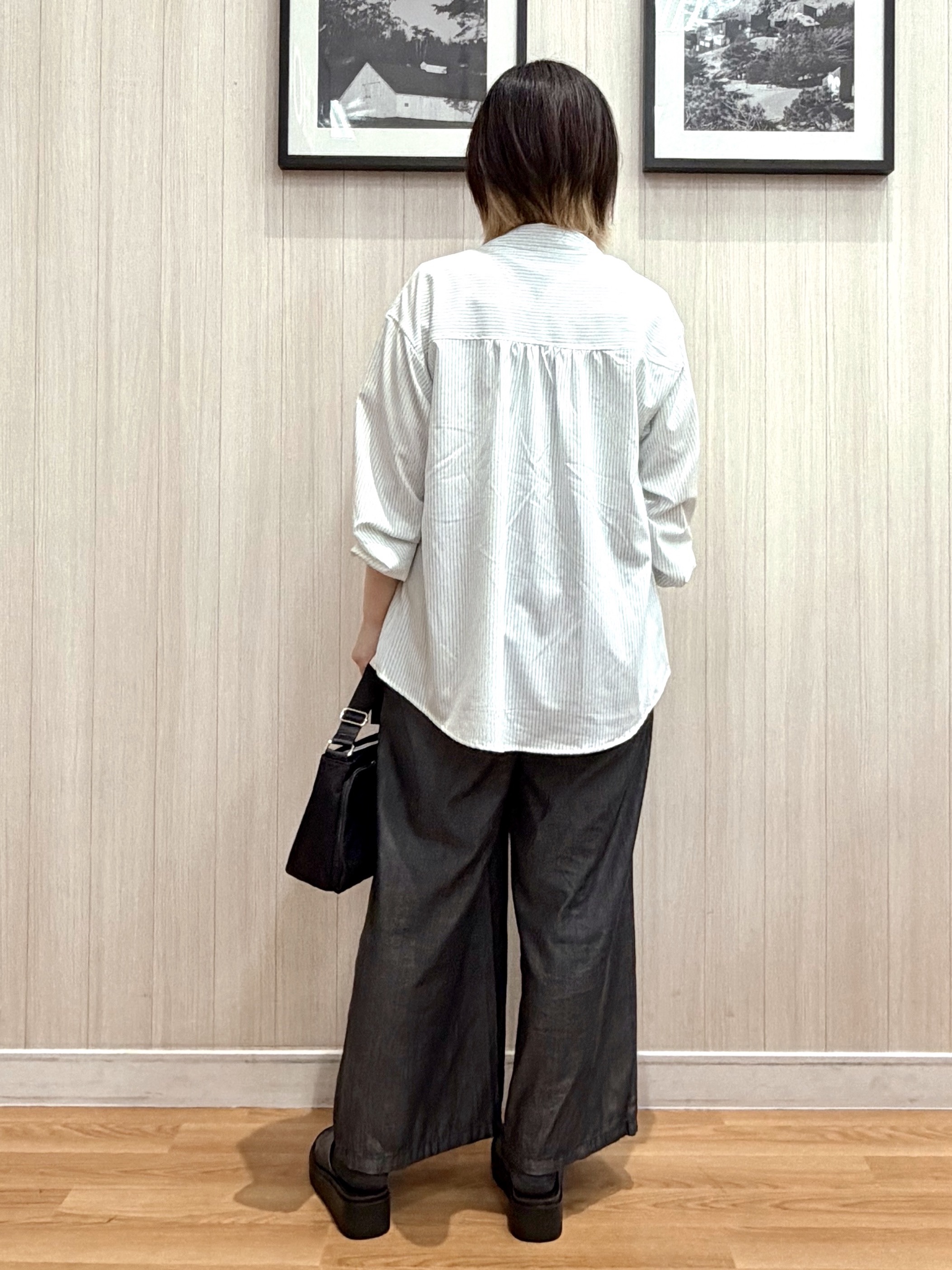 ユ（yu）さんの「SHOO･LA･RUE｜【ひんやり/UV/吸水速乾/洗濯後しわになりにくい】ラッシュガードにもなる ストライプシャツ」を使ったコーディネート