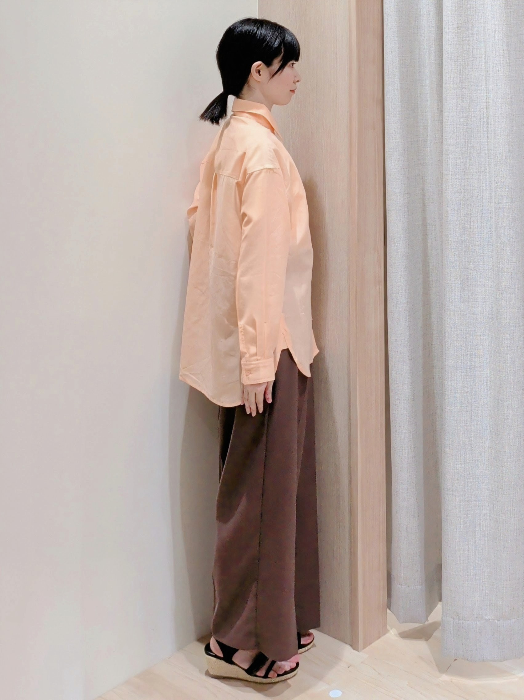 Yuiさんの「grove｜【洗濯機OK・ひんやり】朝晩の気温差に◎軽やかシアーシャツ」を使ったコーディネート