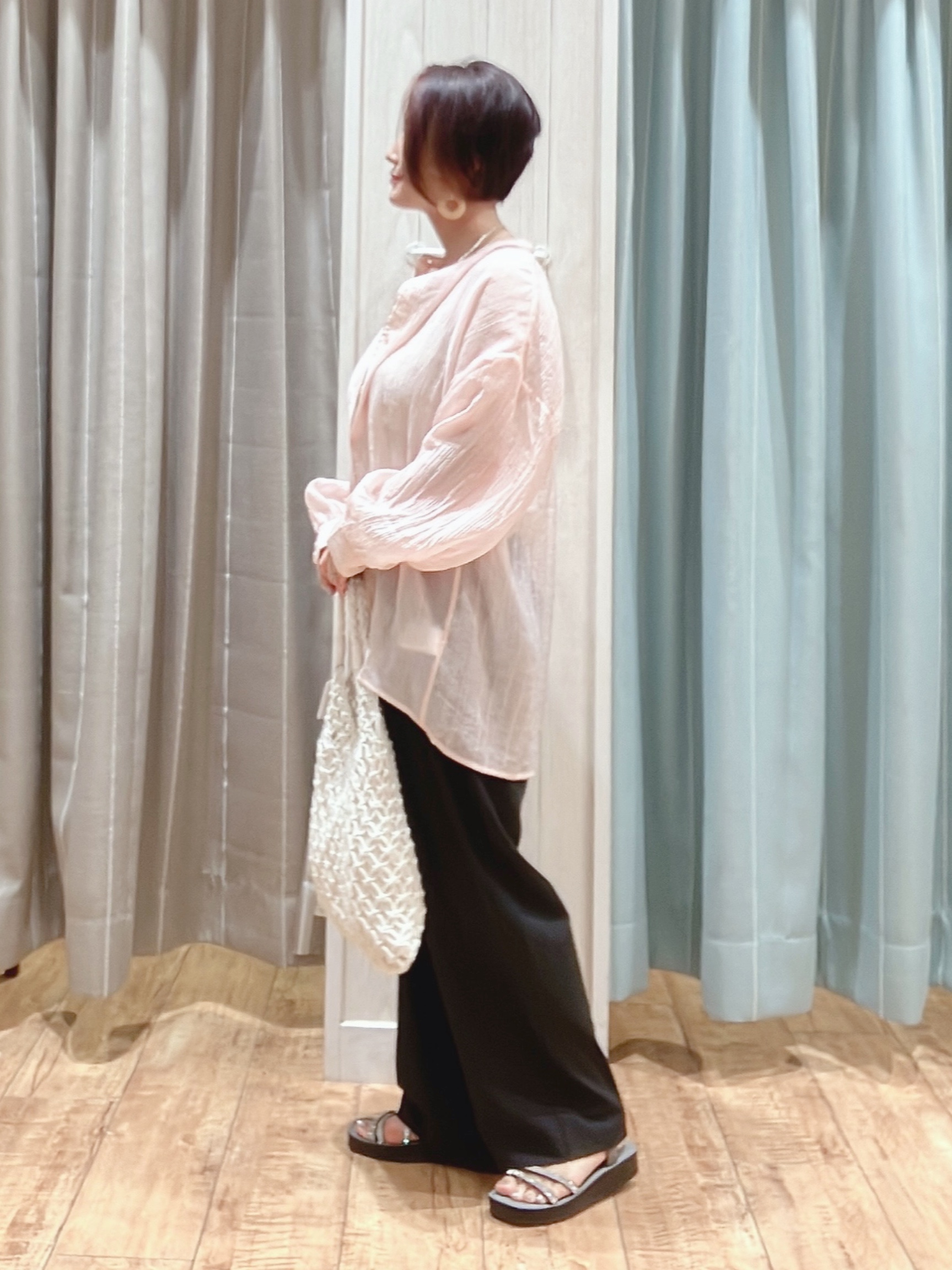 aaamiさんの「SHOO･LA･RUE｜【S-LL】大人のシアー感 風合い楽しむバンドカラーシャツ」を使ったコーディネート