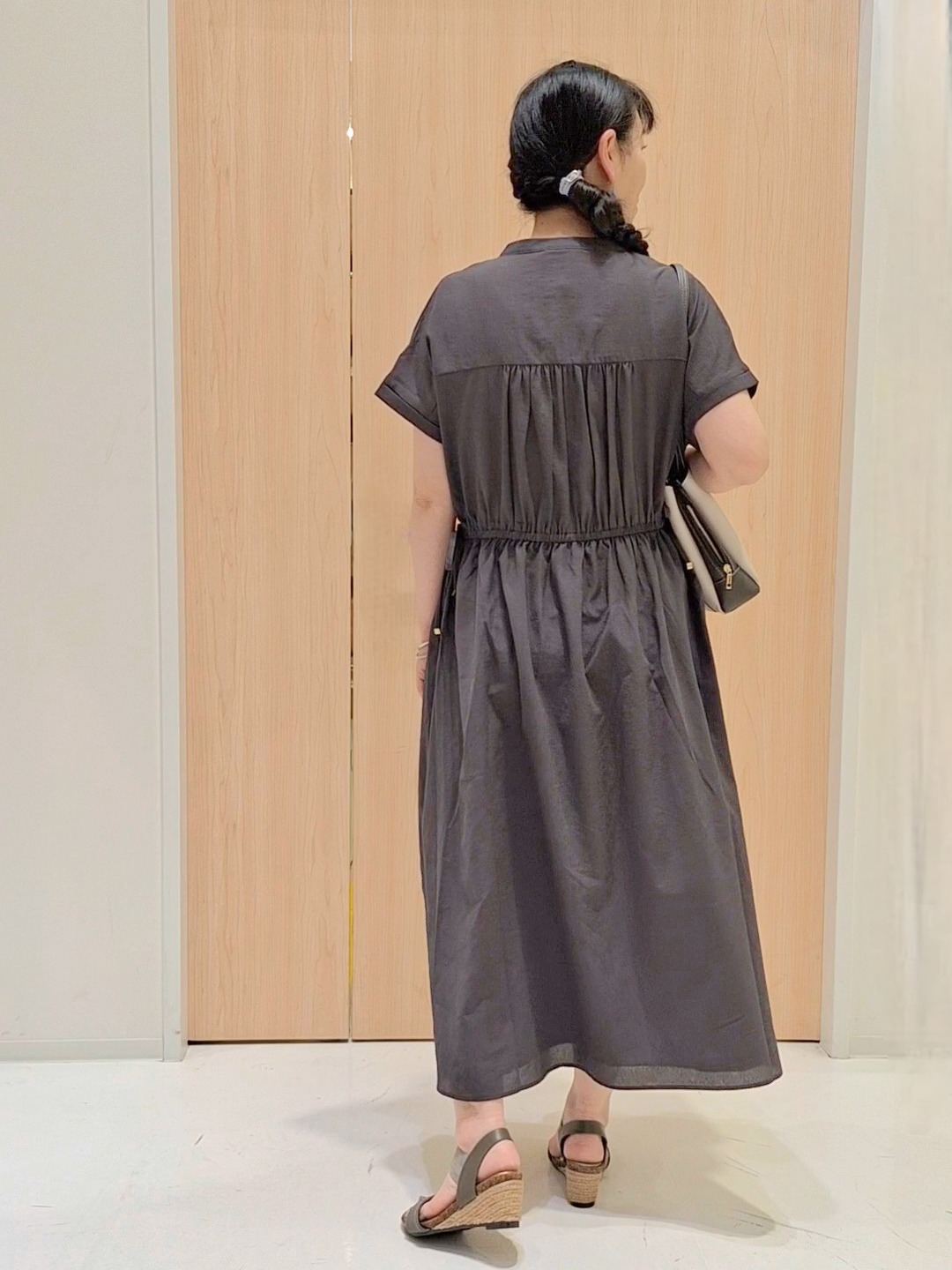Saoさんの「SHOO･LA･RUE｜【ひんやり/洗濯機可/S-LL】オンにもオフにも マルチに使えるボタンレスカーディガン」を使ったコーディネート