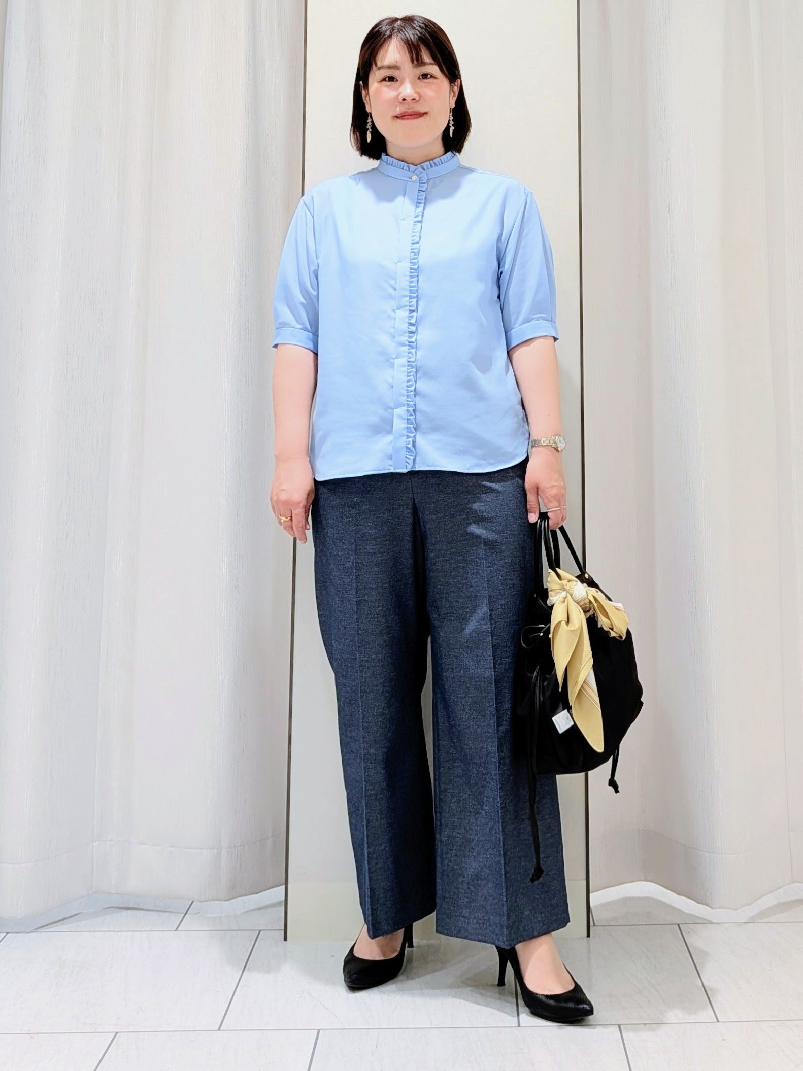 Onumaさんの「UNTITLED｜【接触冷感/通気性/洗える】スタンドカラーフリルブラウス」を使ったコーディネート