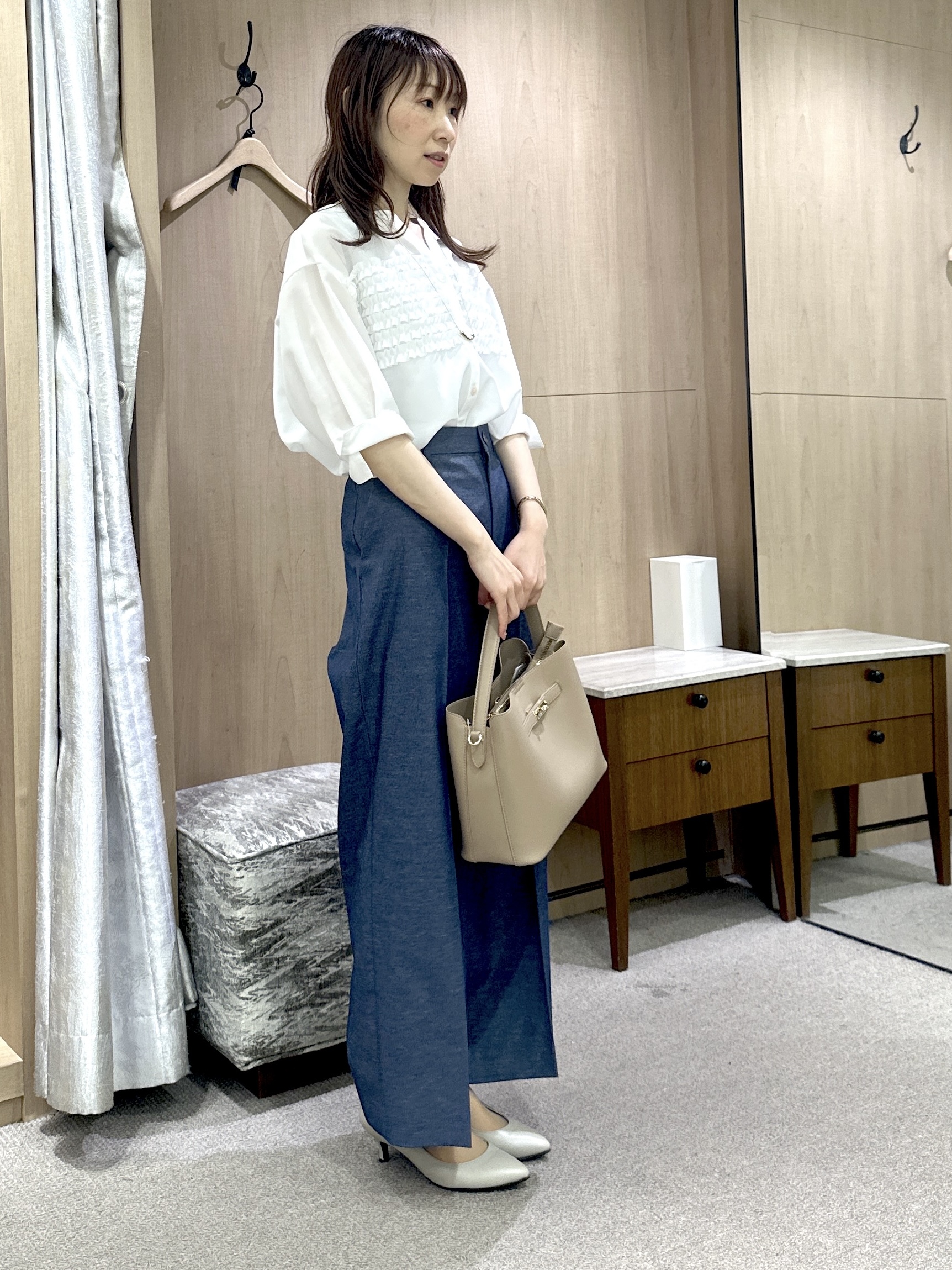 Miwaさんの「UNTITLED｜【接触冷感/通気性/洗える】フロントフリルブラウス」を使ったコーディネート