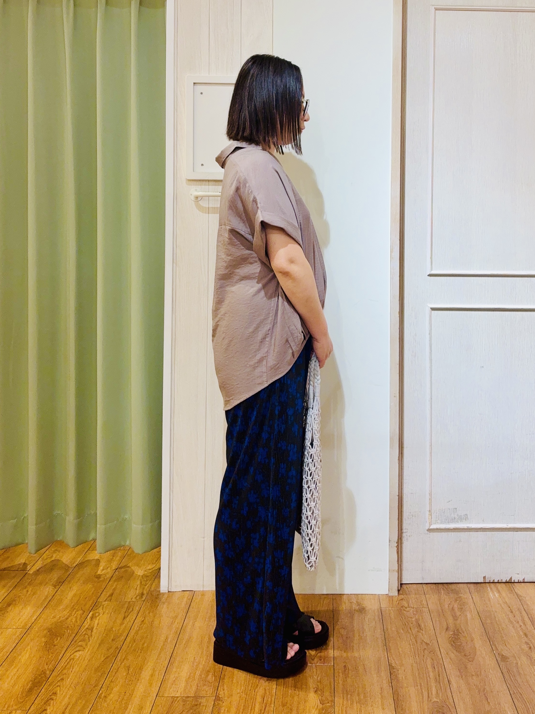kumaさんの「SHOO･LA･RUE｜【ひんやり/S-LL/洗濯機可】インせず着られる 裾タック スキッパーシャツ」を使ったコーディネート