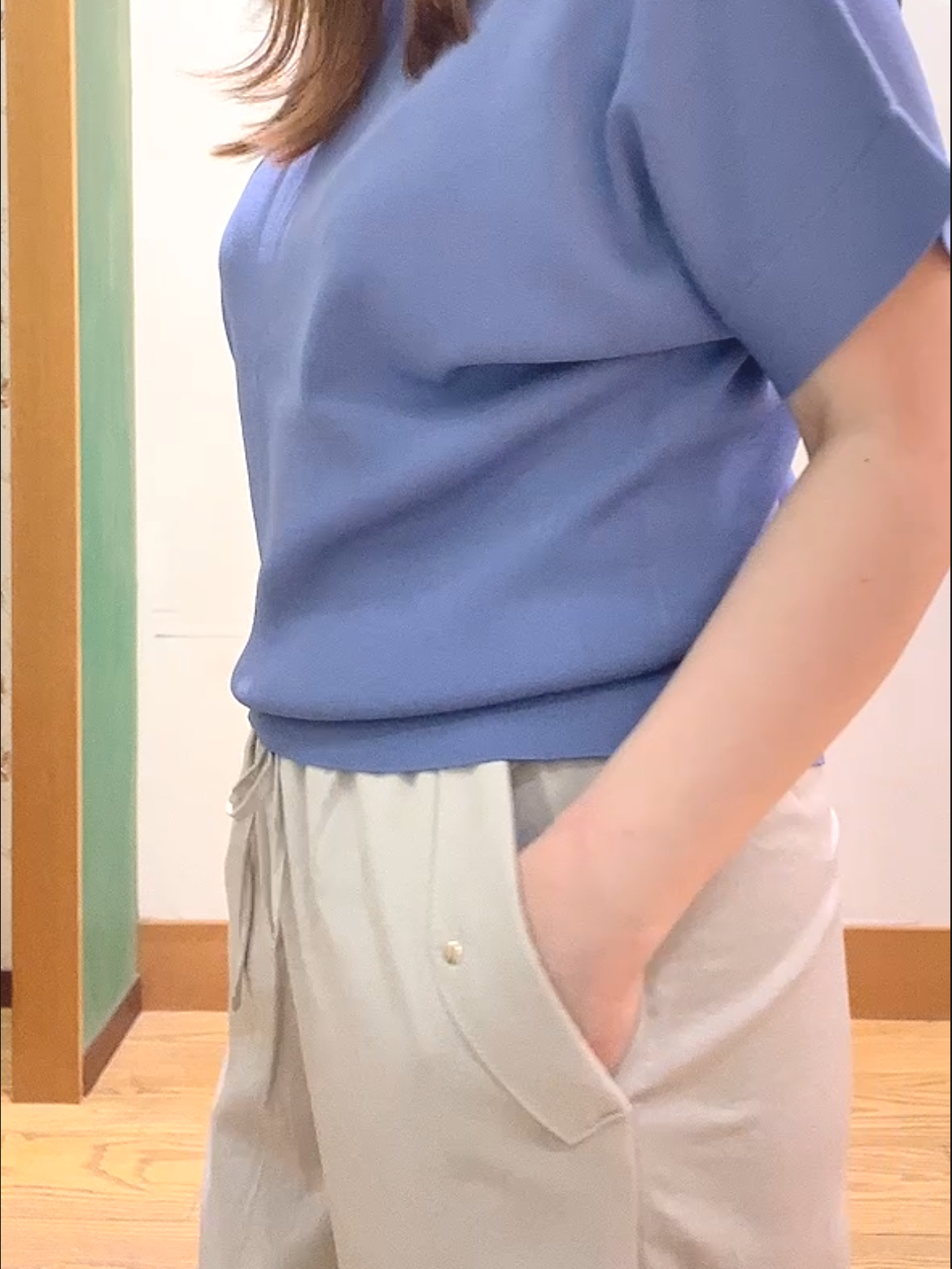 ゆっきーさんの「SHOO･LA･RUE｜【毎日洗える/ひんやり/UV】二の腕隠れる さらっとドルマン半袖ニット」を使ったコーディネート