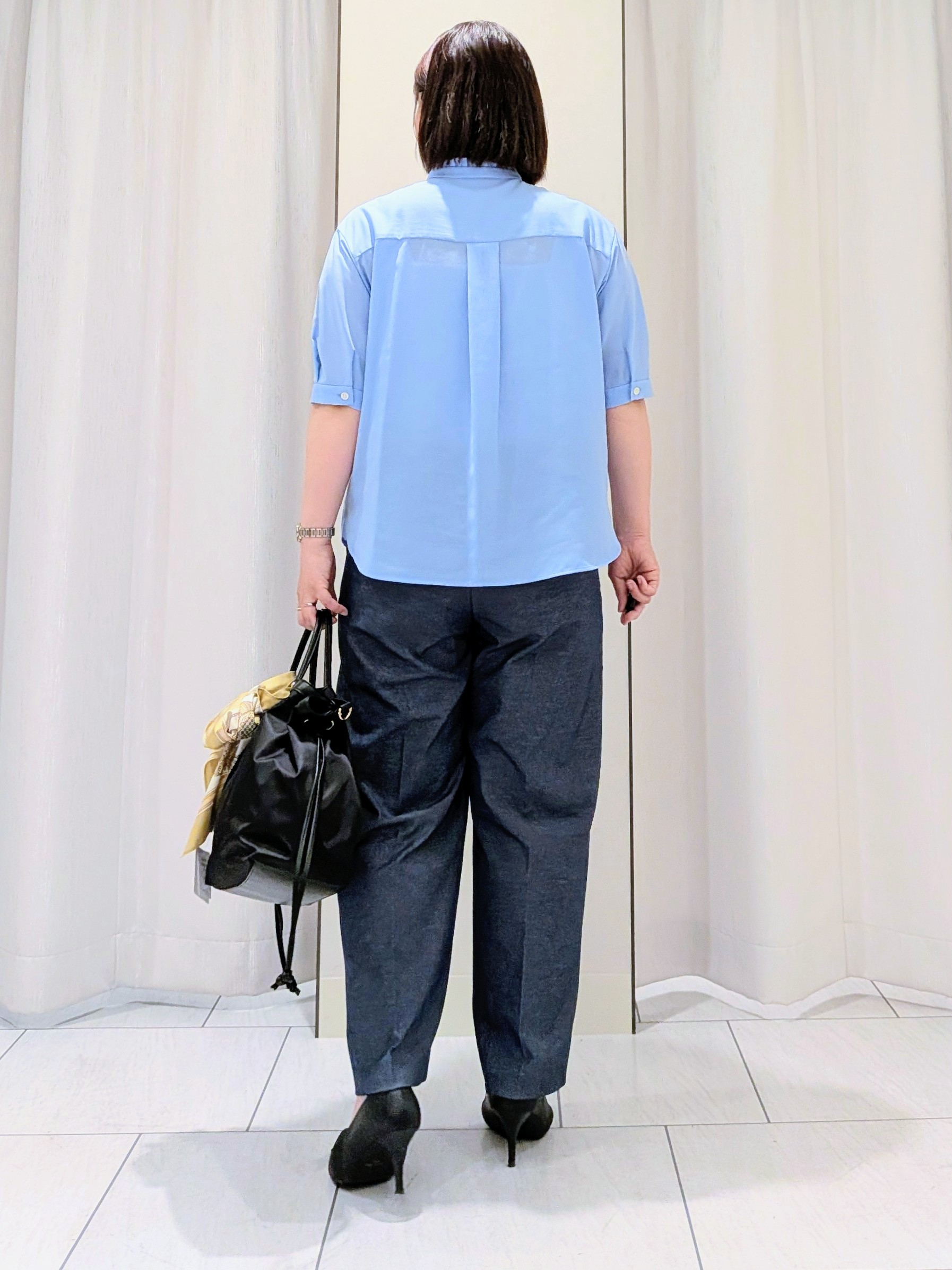 Onumaさんの「UNTITLED｜【接触冷感/通気性/洗える】スタンドカラーフリルブラウス」を使ったコーディネート