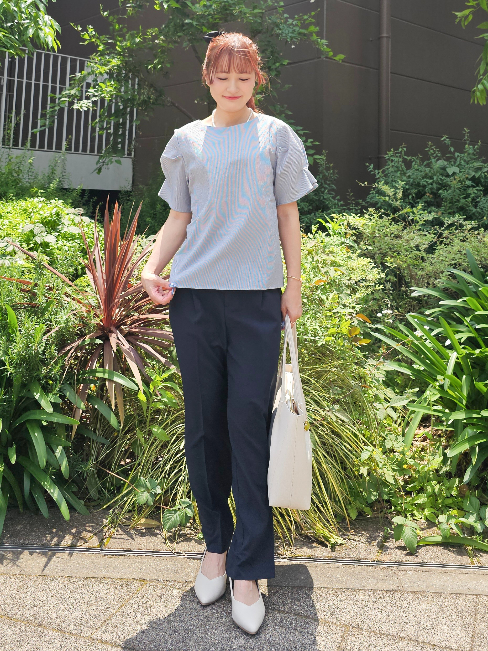 ゆゆさんの「SHOO･LA･RUE｜【洗濯後しわになりにくい/UV/S-LL】二の腕隠れる 吸水速乾お袖タックブラウス」を使ったコーディネート