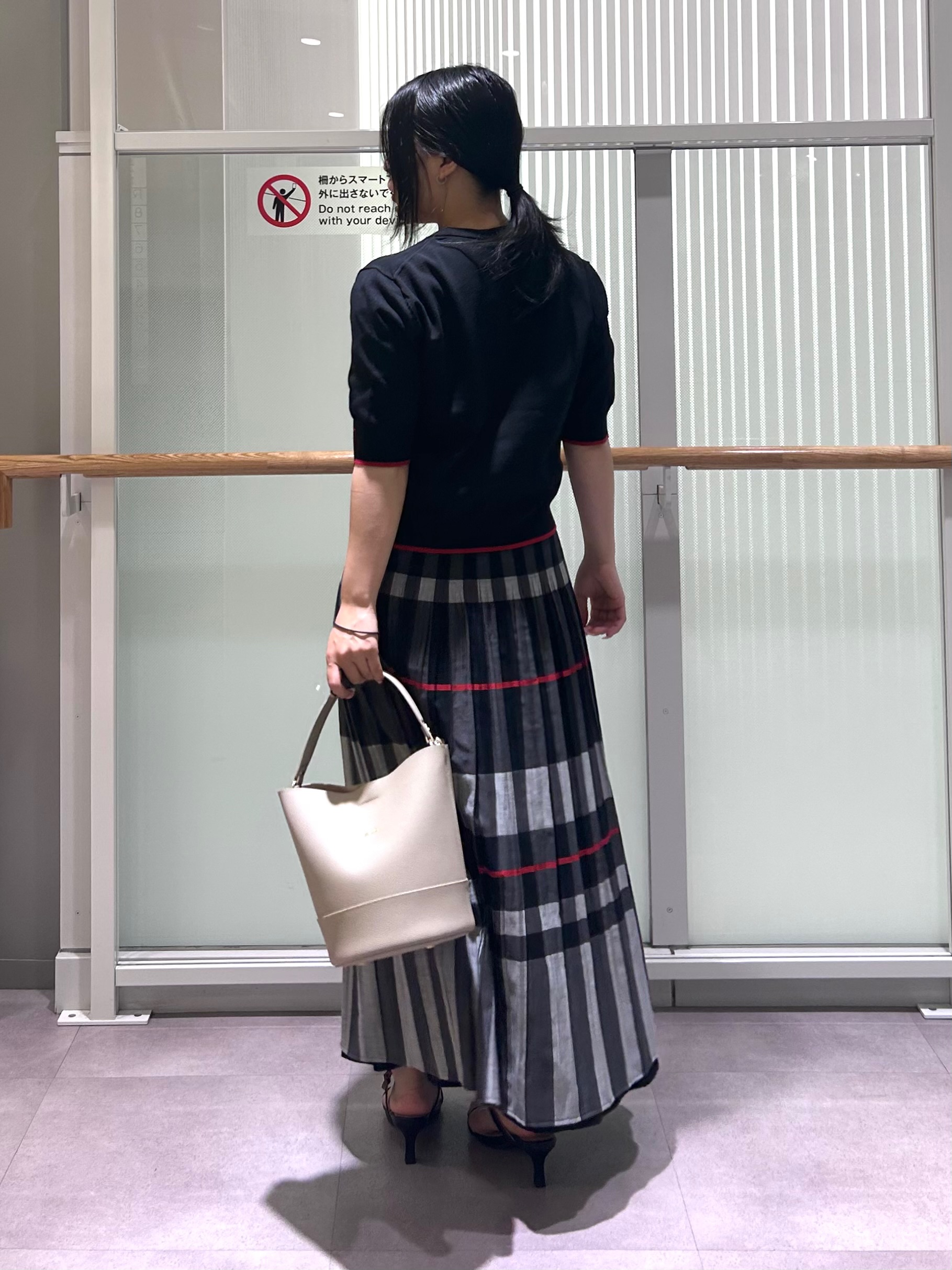 とりみさんの「DRESSTERIOR｜【UVカット/ウォッシャブル】クールタッチ ニットカーディガン」を使ったコーディネート