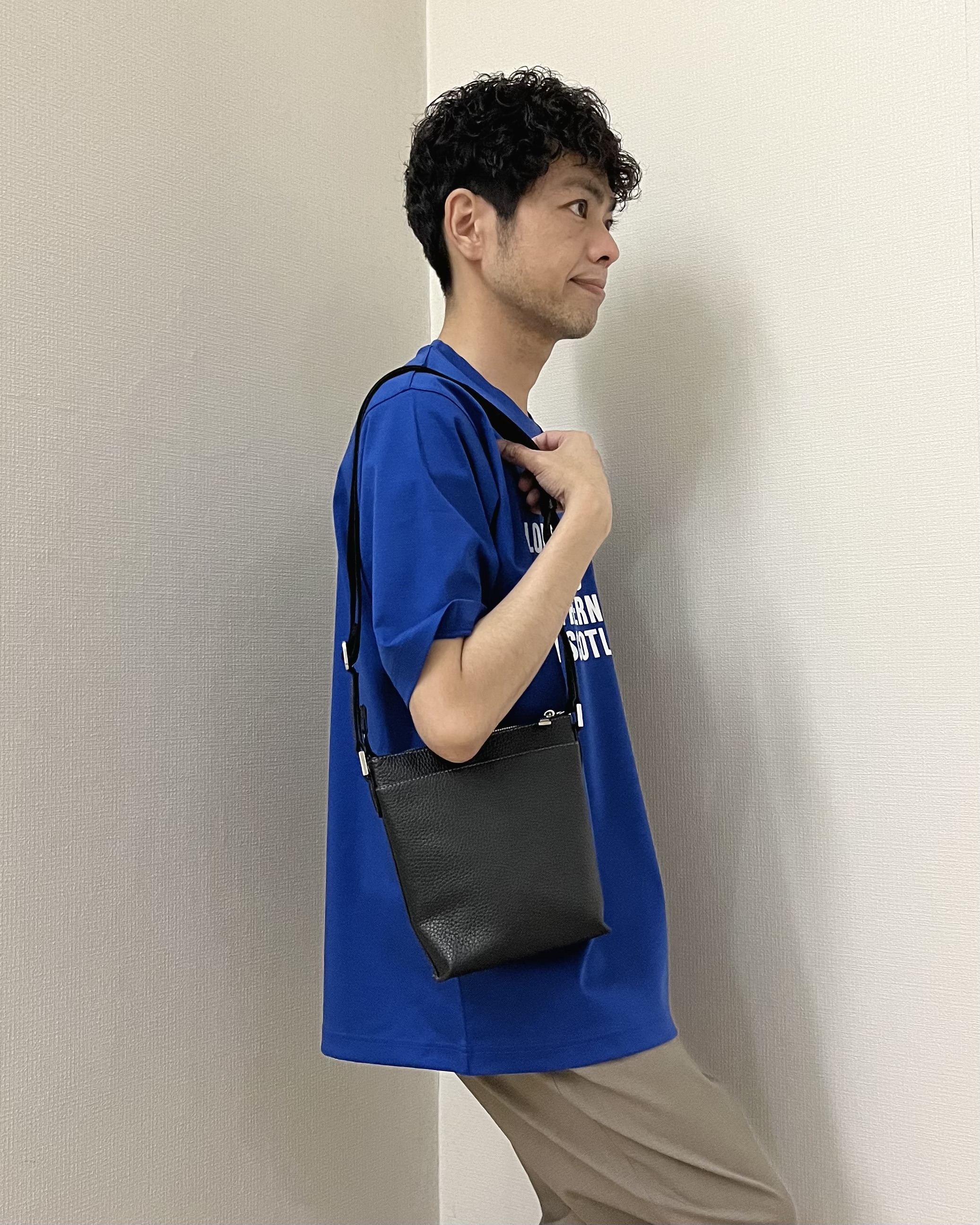 URAさんの「TAKEO KIKUCHI｜【BOWLER HAT LABEL】アイスクリアコットン バッククロスピストル 半袖Tシャツ」を使ったコーディネート