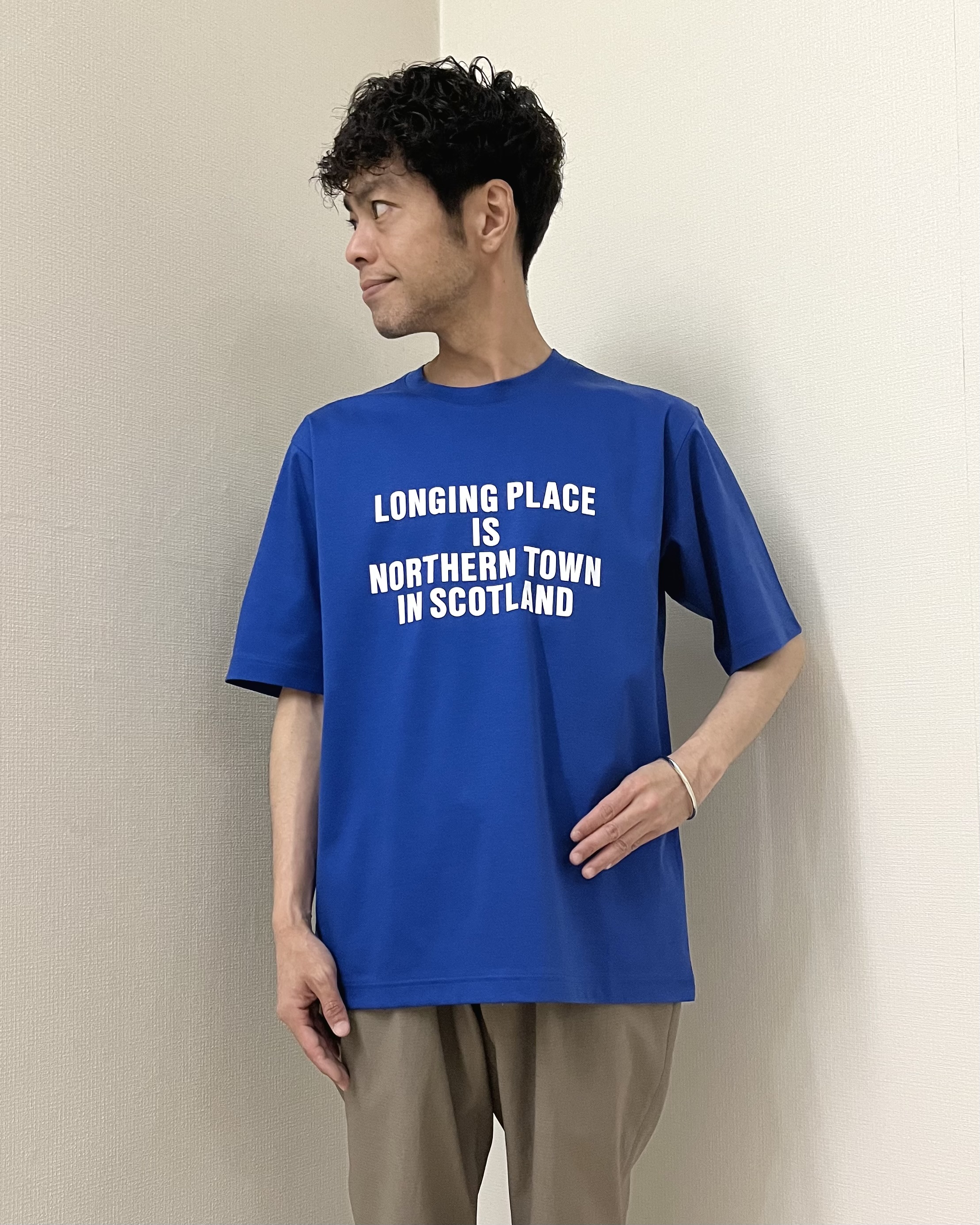 URAさんの「TAKEO KIKUCHI｜【BOWLER HAT LABEL】アイスクリアコットン バッククロスピストル 半袖Tシャツ」を使ったコーディネート