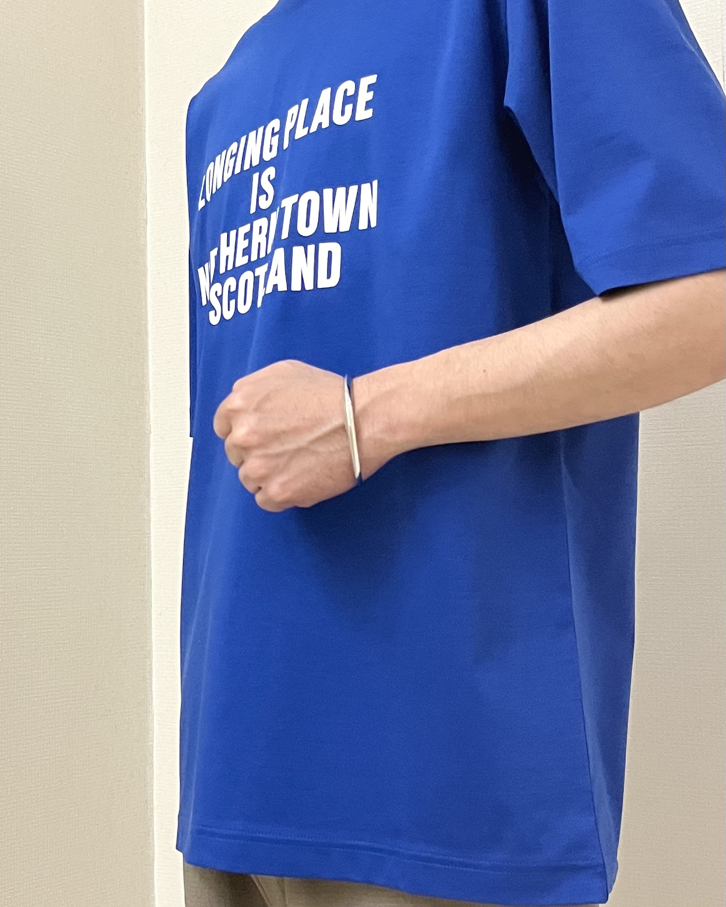 URAさんの「TAKEO KIKUCHI｜【BOWLER HAT LABEL】アイスクリアコットン バッククロスピストル 半袖Tシャツ」を使ったコーディネート
