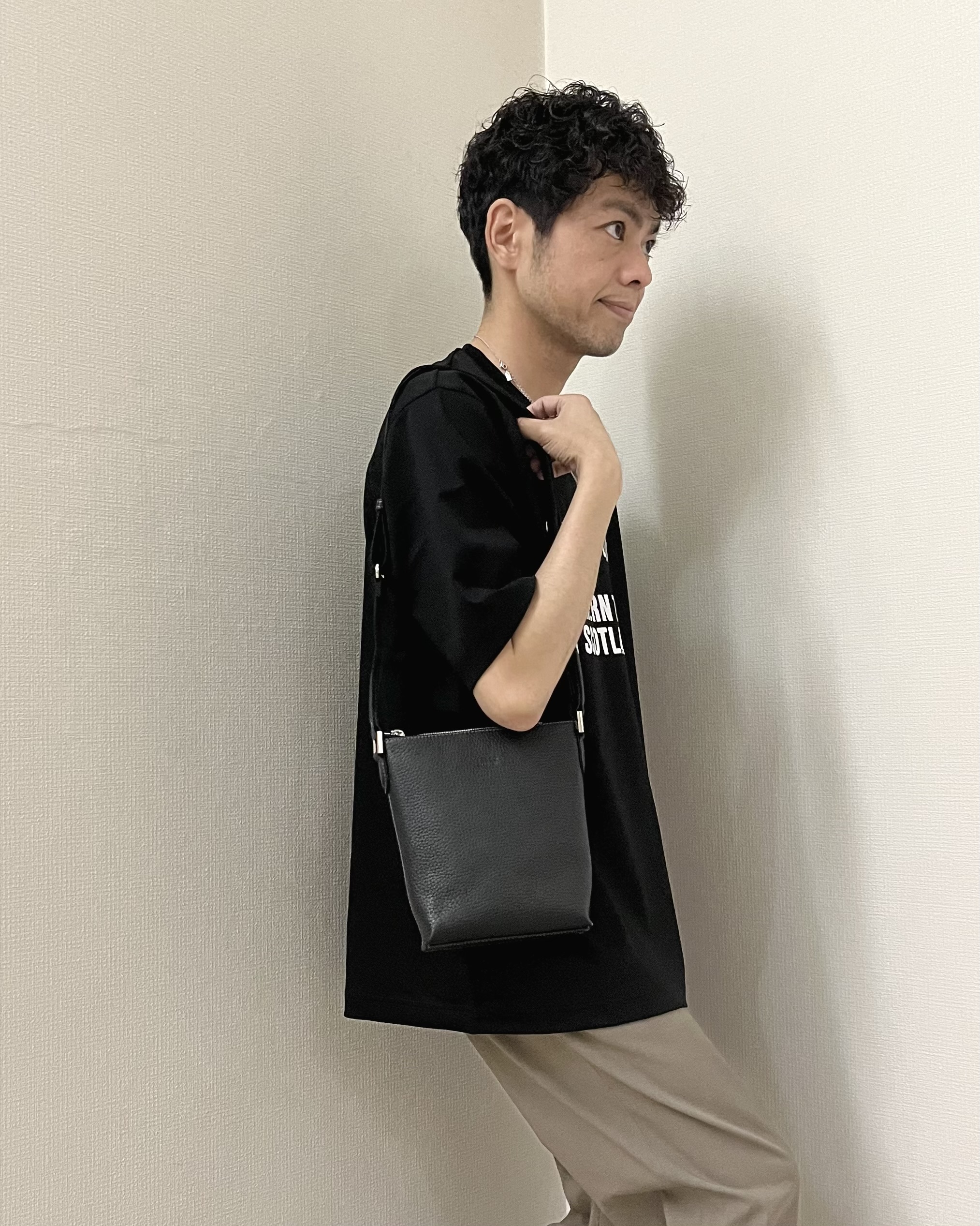 URAさんの「TAKEO KIKUCHI｜【BOWLER HAT LABEL】アイスクリアコットン バッククロスピストル 半袖Tシャツ」を使ったコーディネート