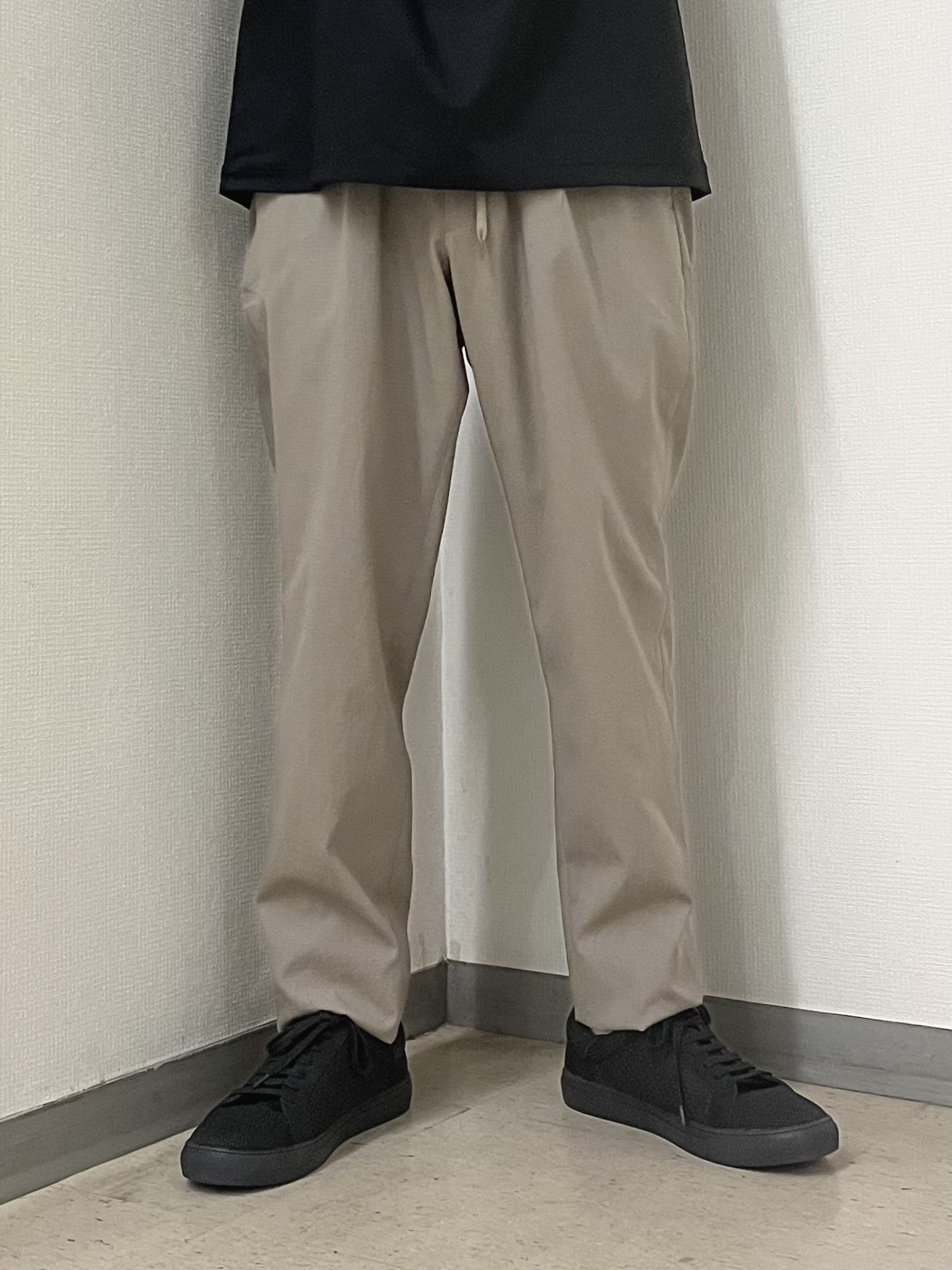 URAさんの「TAKEO KIKUCHI｜【BOWLER HAT LABEL】アイスクリアコットン バッククロスピストル 半袖Tシャツ」を使ったコーディネート