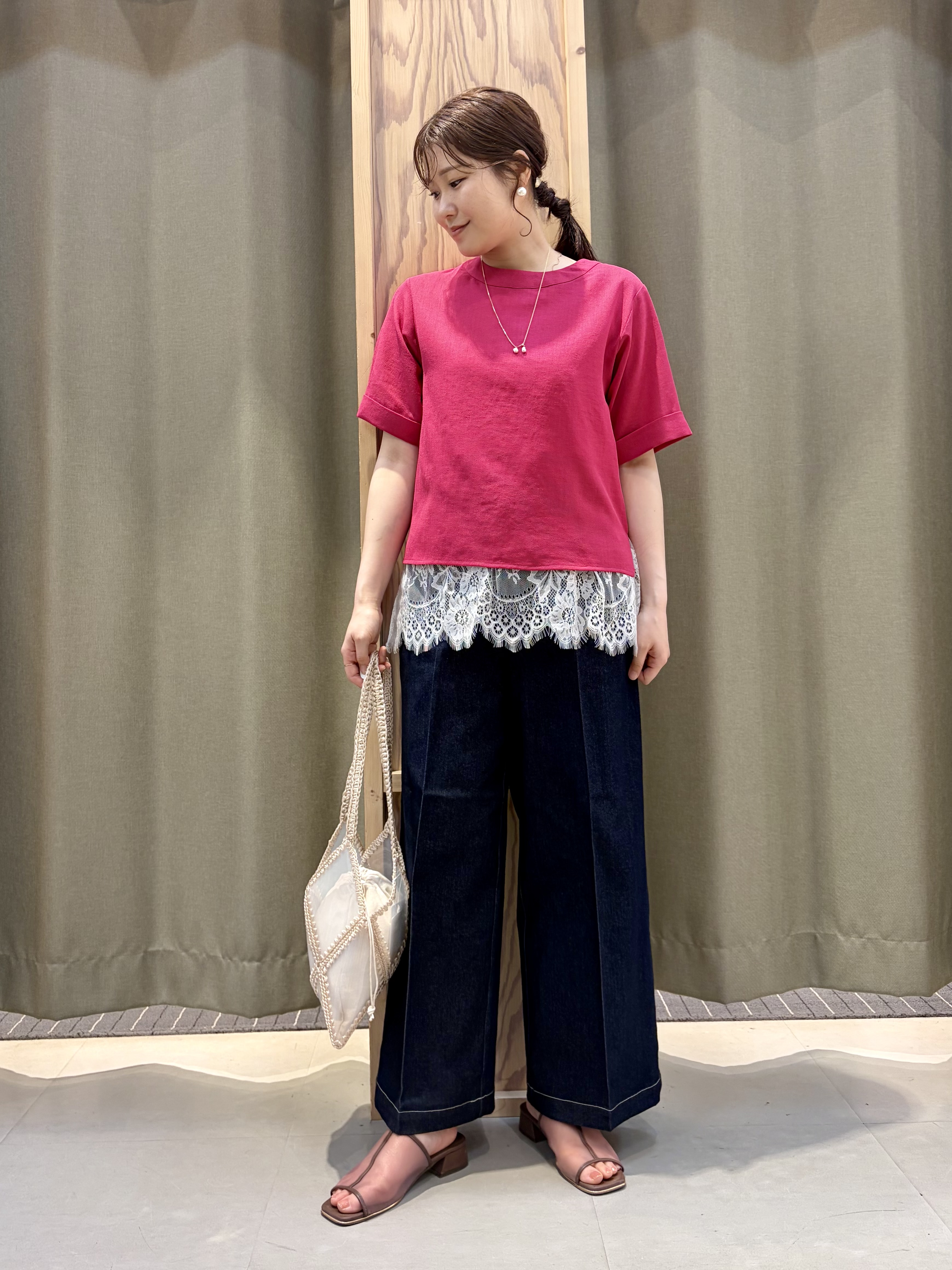ころさんの「THE SHOP TK｜【M-XL/二の腕カバー】さらり麻調メッシュ5分袖ブラウス」を使ったコーディネート