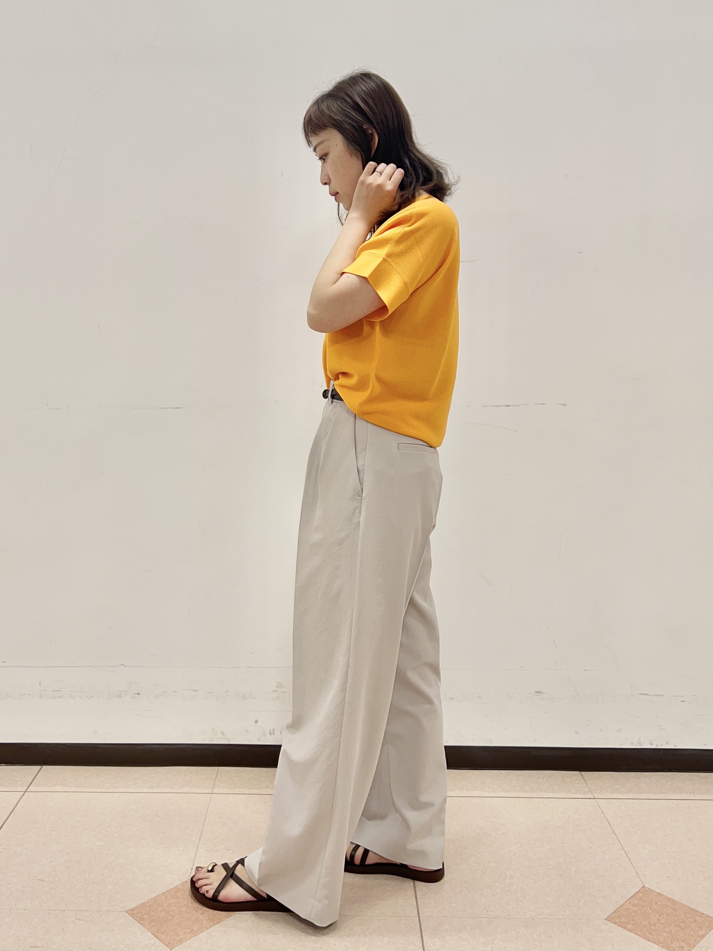 りおさんの「UNTITLED｜【11色展開/体型カバー】前後2WAYフレンチスリーブニット」を使ったコーディネート