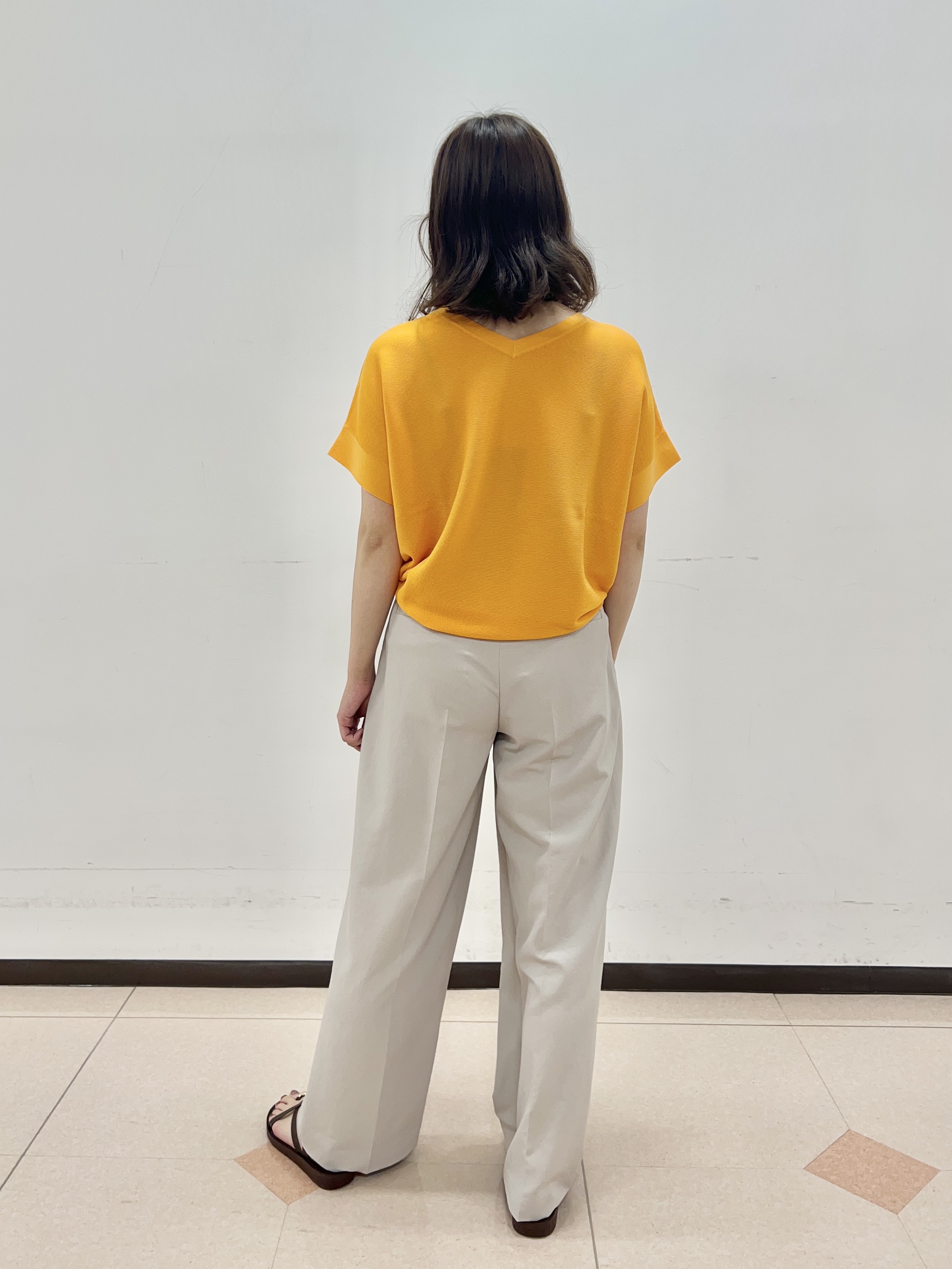 りおさんの「UNTITLED｜【11色展開/体型カバー】前後2WAYフレンチスリーブニット」を使ったコーディネート