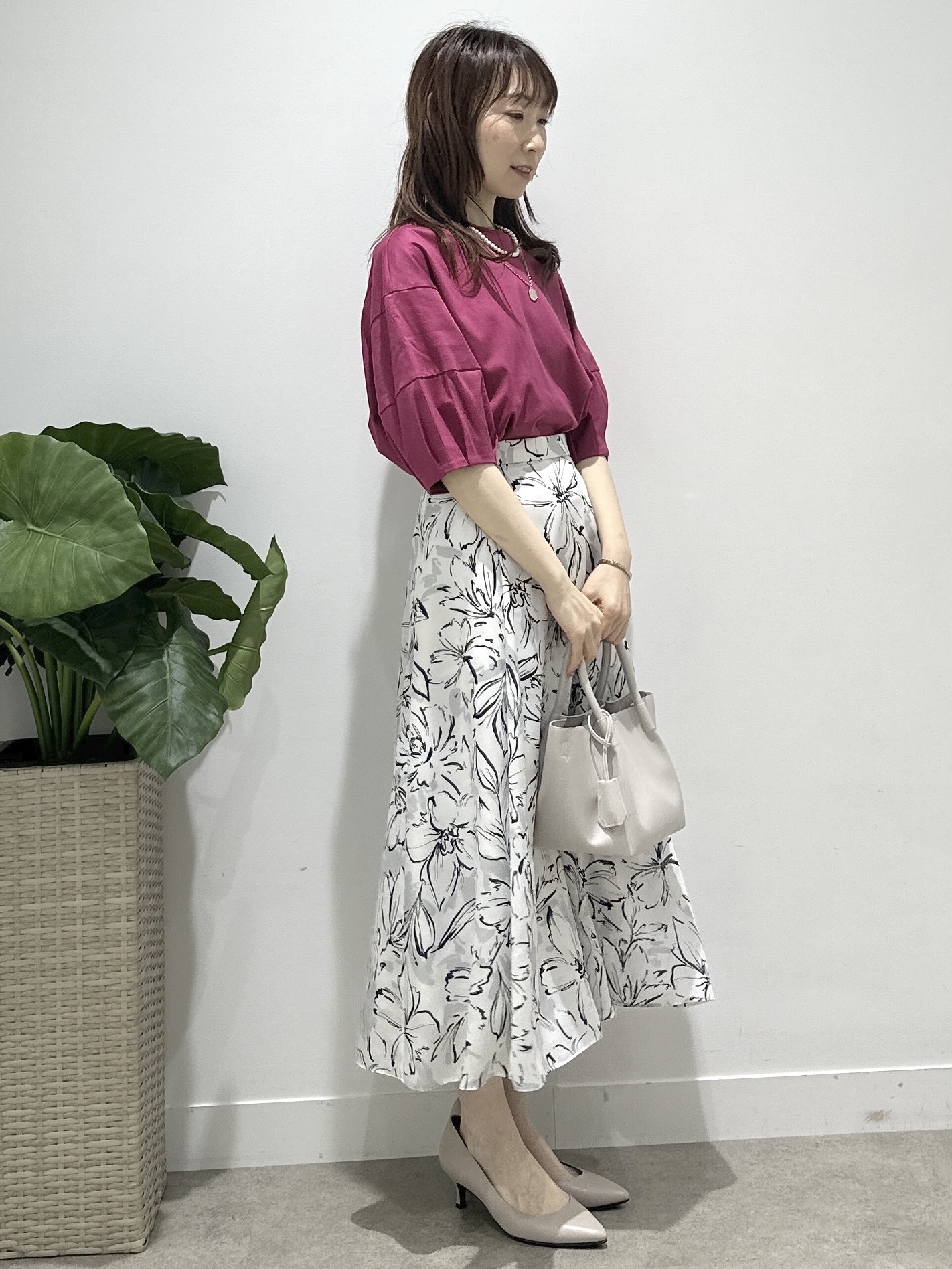 Miwaさんの「UNTITLED｜【アンサンブル可/シアー】リネンエステルカーディガン」を使ったコーディネート
