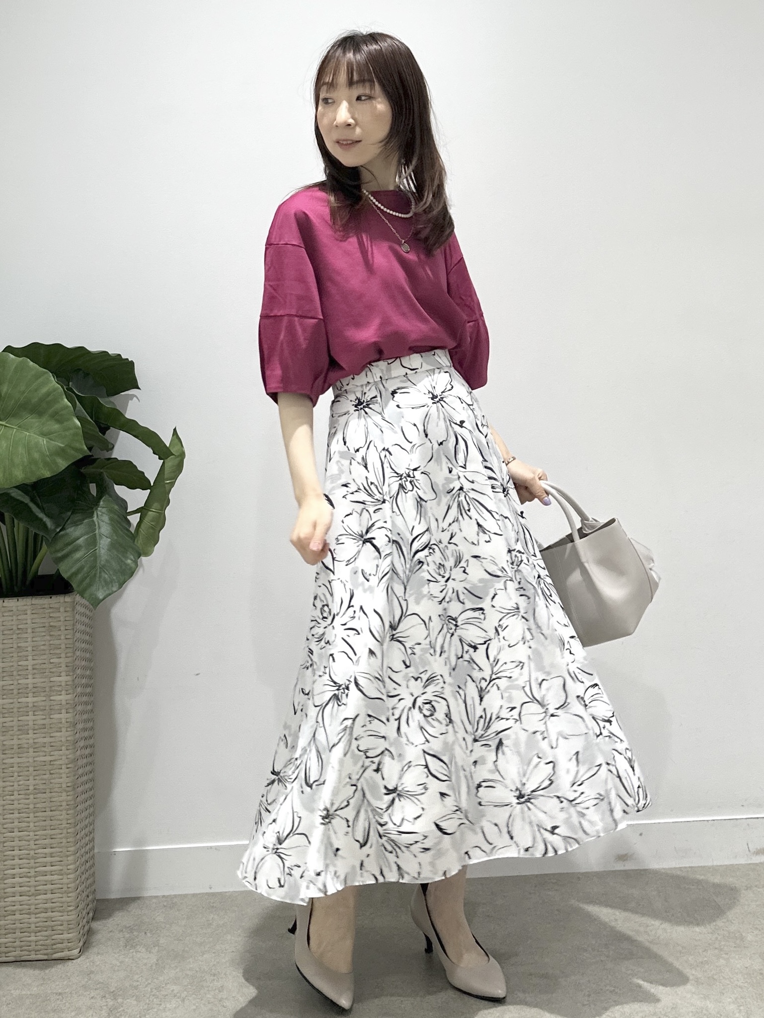 Miwaさんの「UNTITLED｜【アンサンブル可/シアー】リネンエステルカーディガン」を使ったコーディネート