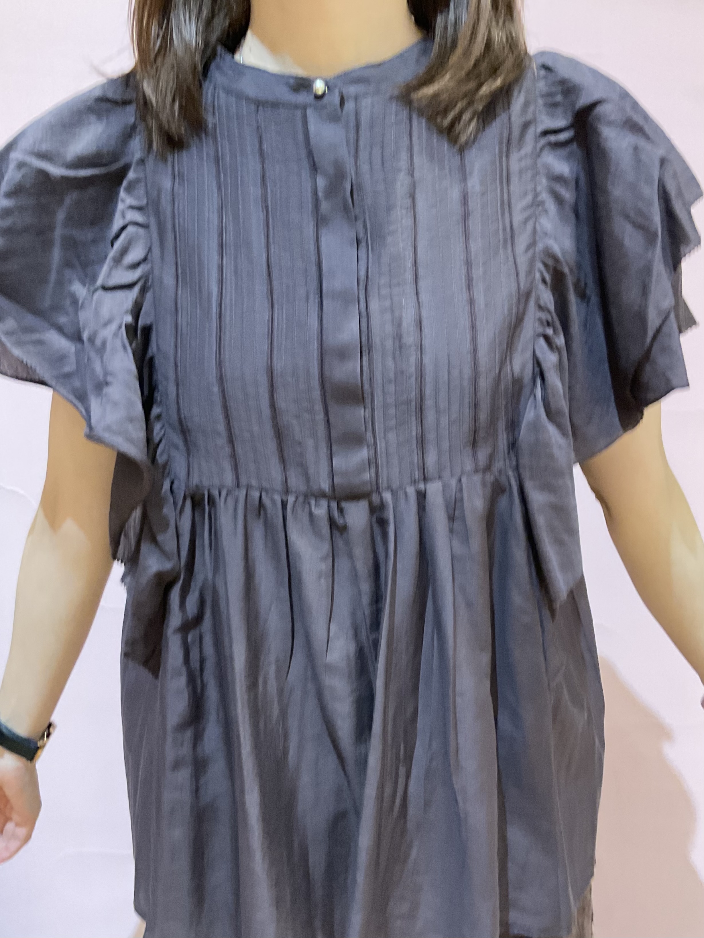 Hiwatashiさんの「DRESSTERIOR｜コットンシルク ラッフルスリーブ ブラウス」を使ったコーディネート