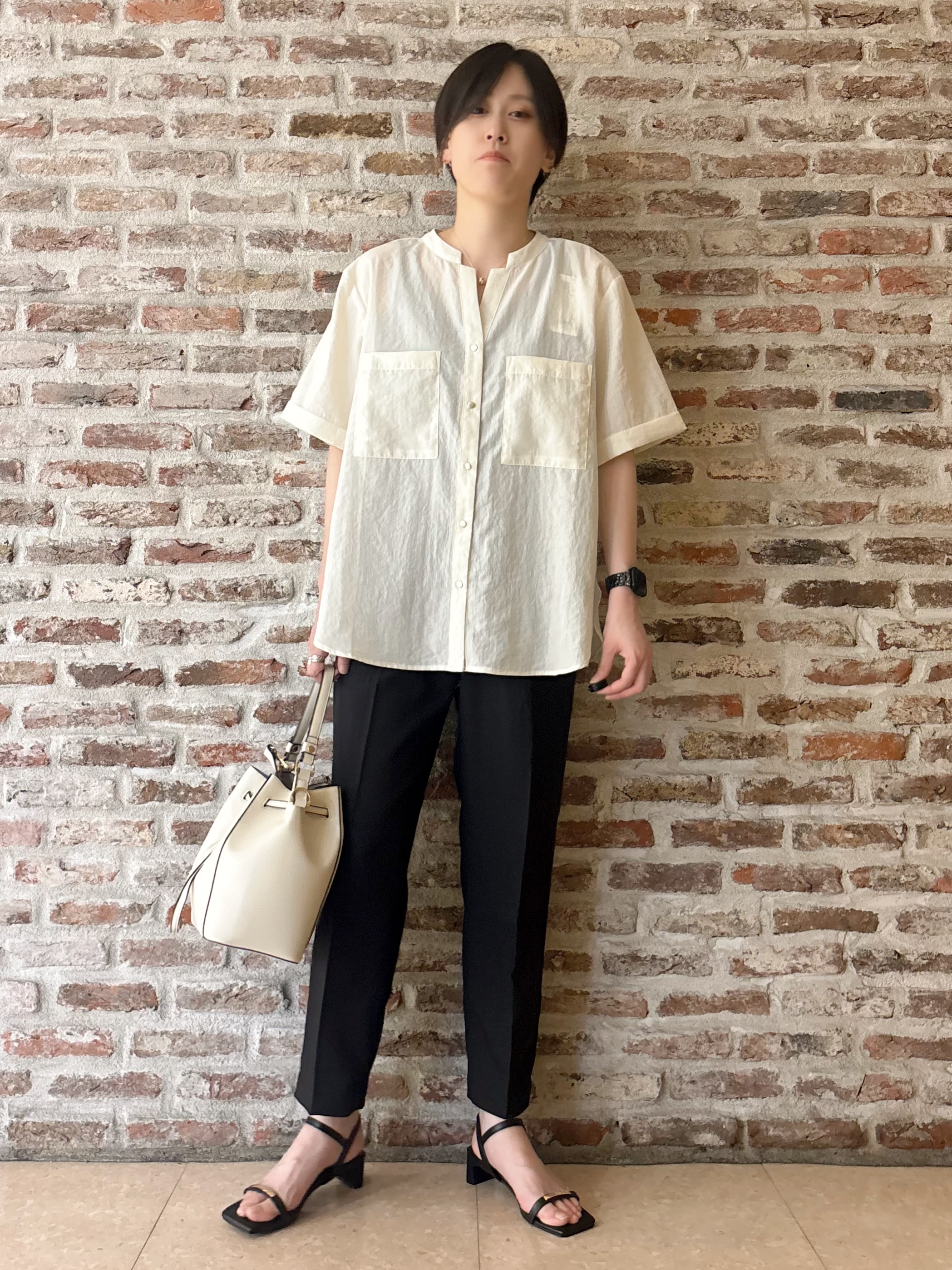 しばさんの「THE SHOP TK｜【M-XL/刻みネックですっきり見え】Wポケット金ボタン 5分袖シャツ」を使ったコーディネート