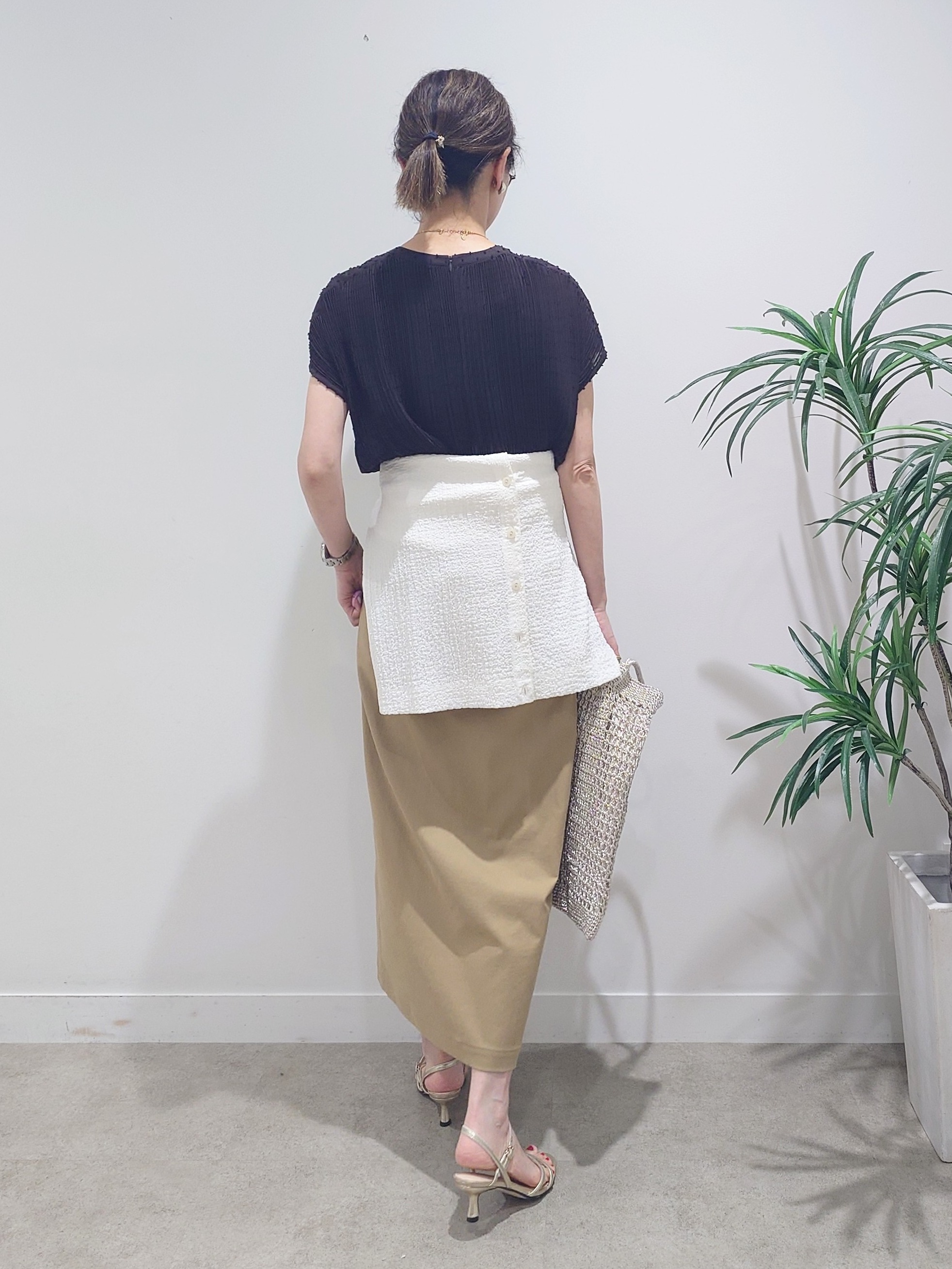 MUTSUKOさんの「UNTITLED｜【1枚で着映える】ドットジャガードブラウス」を使ったコーディネート