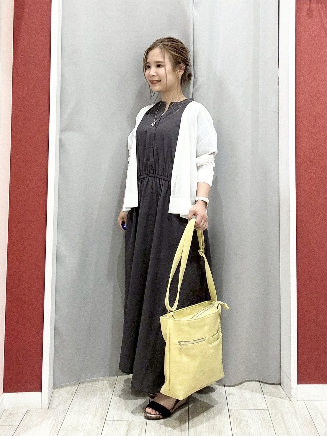 shioさんの「SHOO･LA･RUE｜【ひんやり/洗濯機可/S-LL】オンにもオフにも マルチに使えるボタンレスカーディガン」を使ったコーディネート