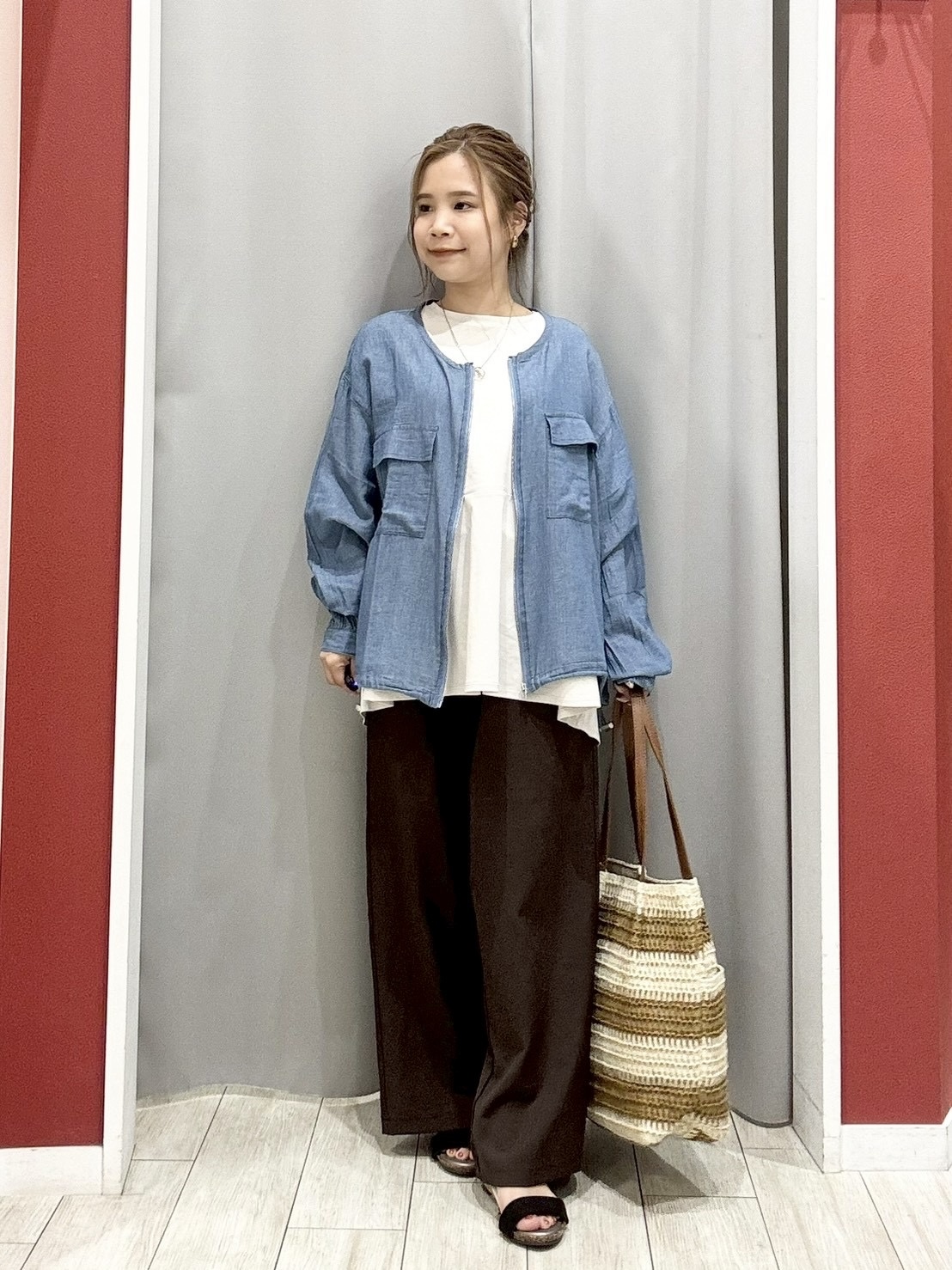 shioさんの「SHOO･LA･RUE｜【綿100%/UV/S-LL】優しく透ける 柔らかシアーデニムブルゾン」を使ったコーディネート