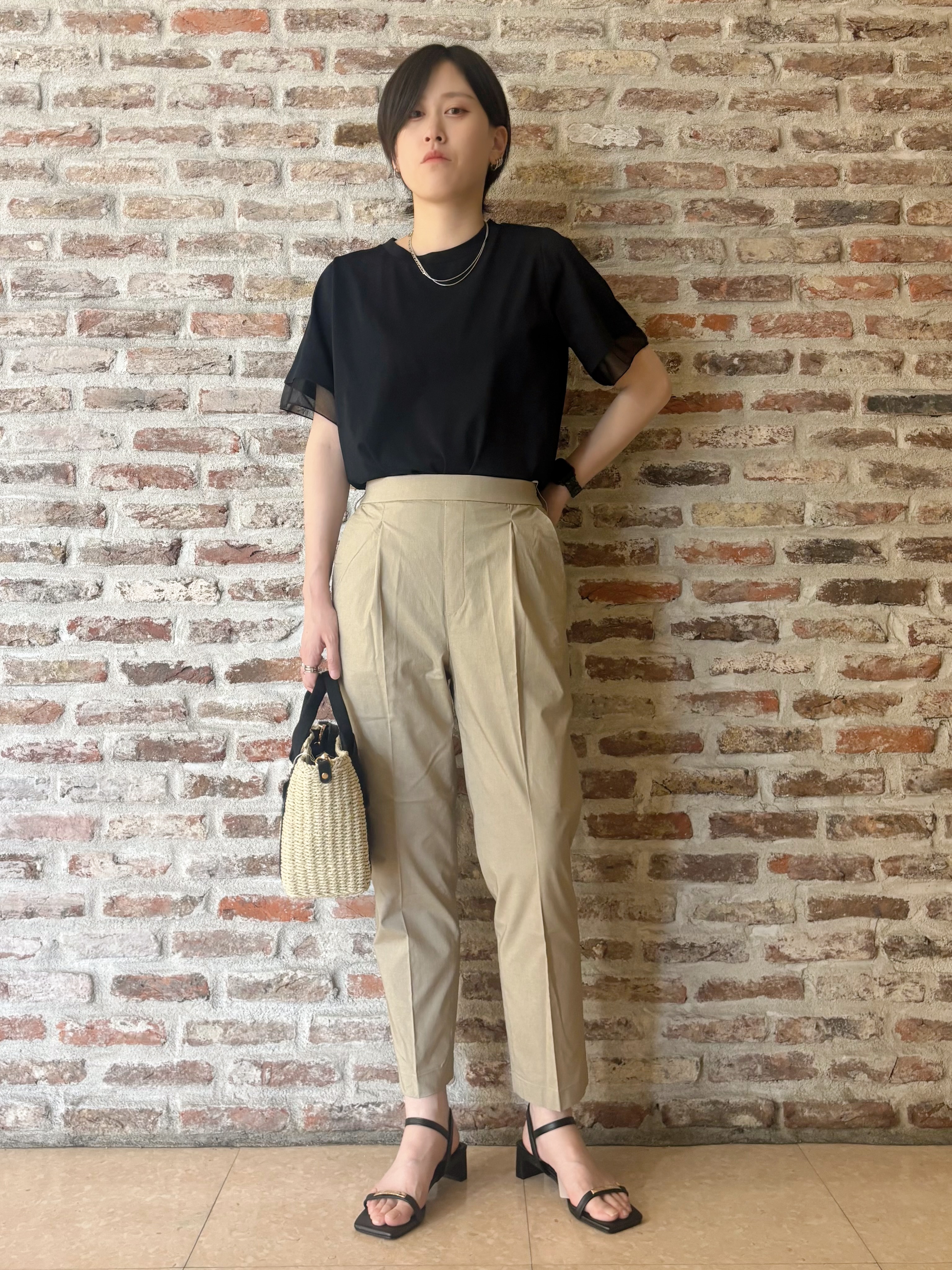 しばさんの「THE SHOP TK｜【M-XL/ひんやり】上品な透け感 袖口シアーTシャツ」を使ったコーディネート