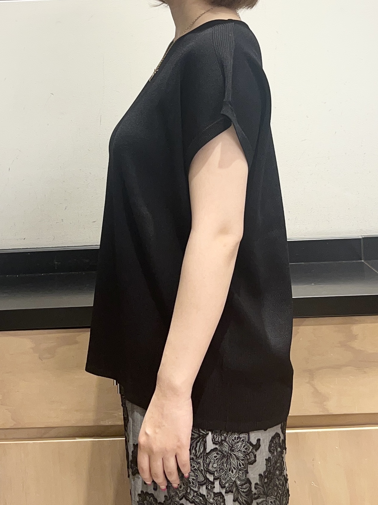 かのさんの「THE SHOP TK｜【S-XL/ひんやりタッチ】多機能フレンチスリーブニット 洗濯機OK/UVケア/毛玉になりにくい」を使ったコーディネート