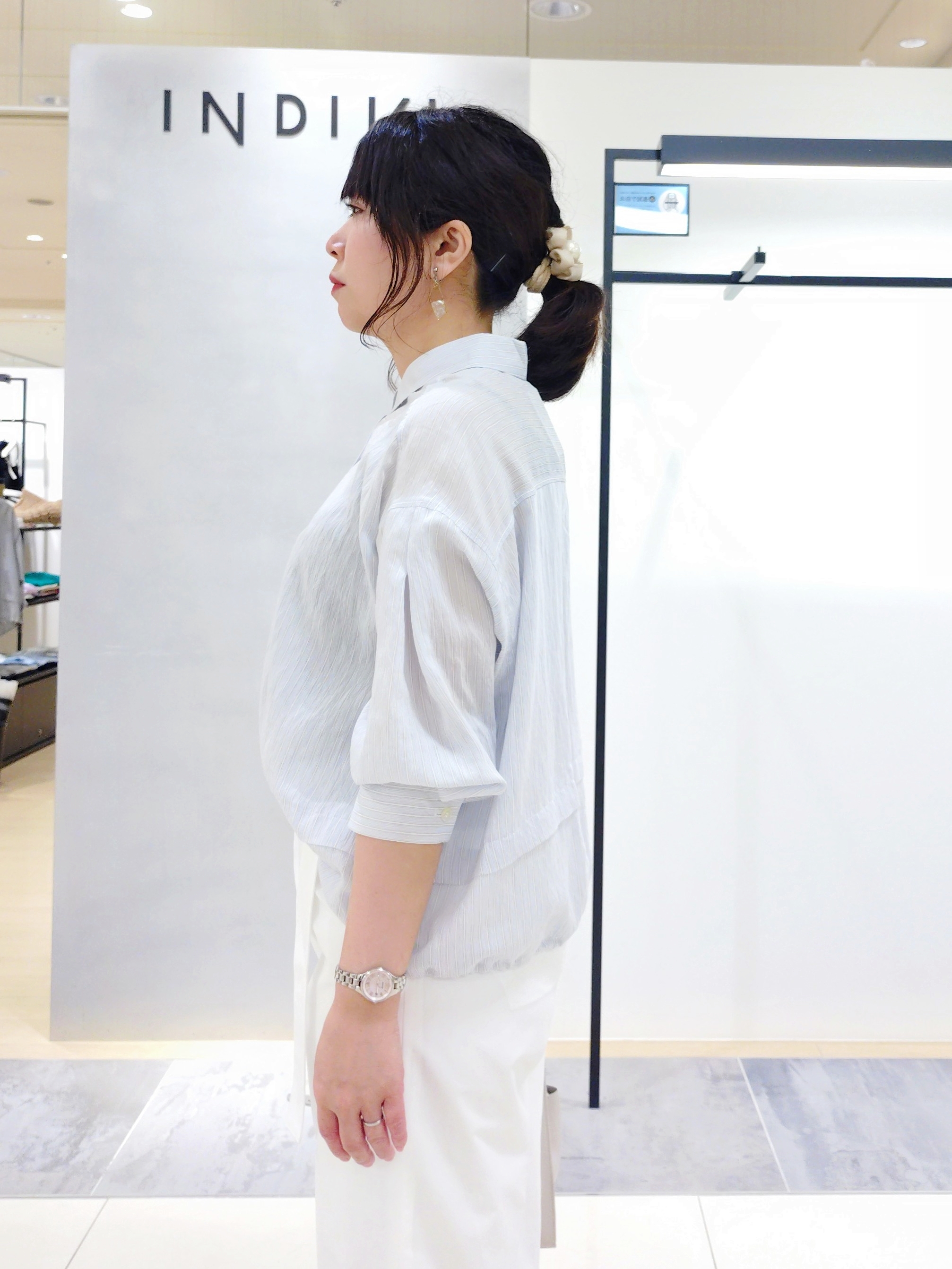 TOMOMIさんの「INDIVI｜【UVケア】着流しミドル丈カーディガンジャージ」を使ったコーディネート