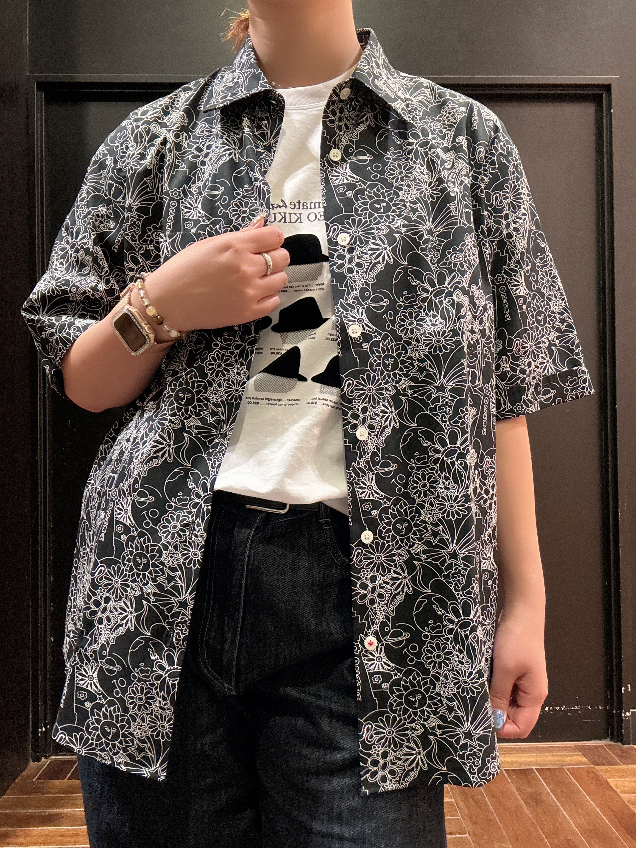 ヒナさんの「TAKEO KIKUCHI｜【BOWLER HAT LABEL】ビリケンさんプリント 半袖シャツ」を使ったコーディネート