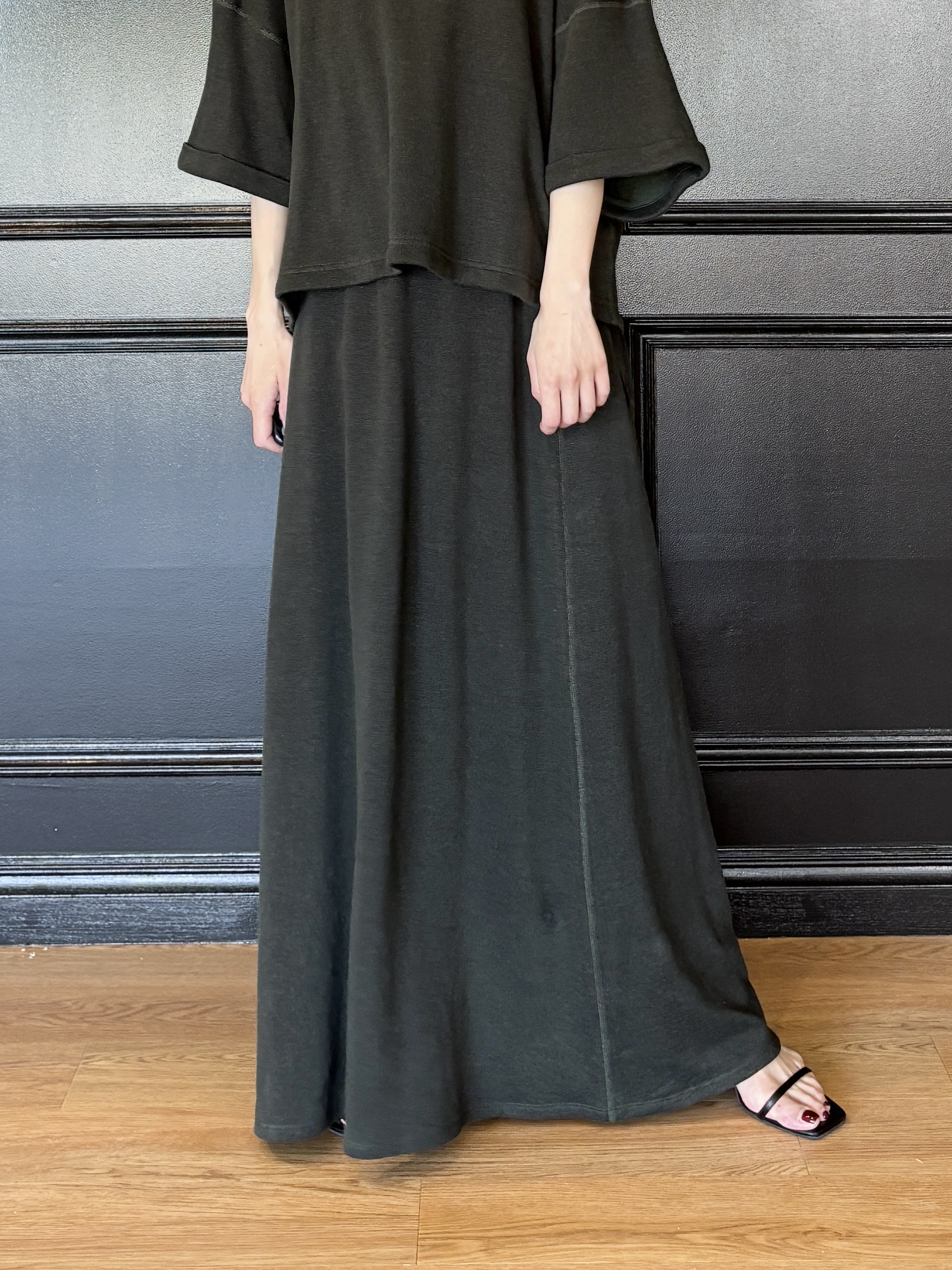 清水夏姫さんの「DRESSTERIOR｜【otonaMUSE5月号掲載】スキニーベルトサンダル」を使ったコーディネート
