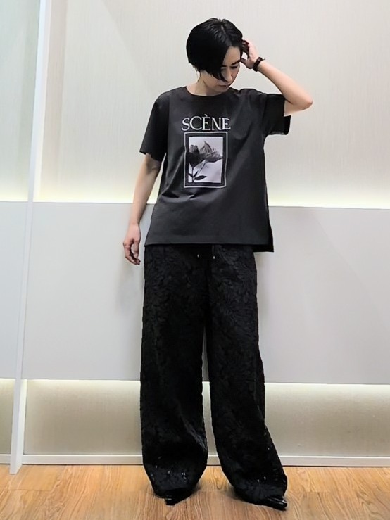ミズタさんの「UNTITLED｜【古畑星夏さん着用/ロゴ/プリント】グラフィックTシャツ」を使ったコーディネート