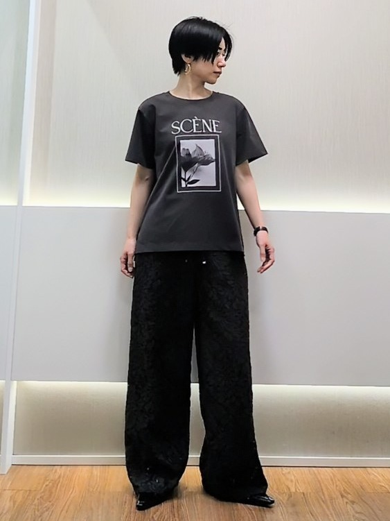 ミズタさんの「UNTITLED｜【古畑星夏さん着用/ロゴ/プリント】グラフィックTシャツ」を使ったコーディネート