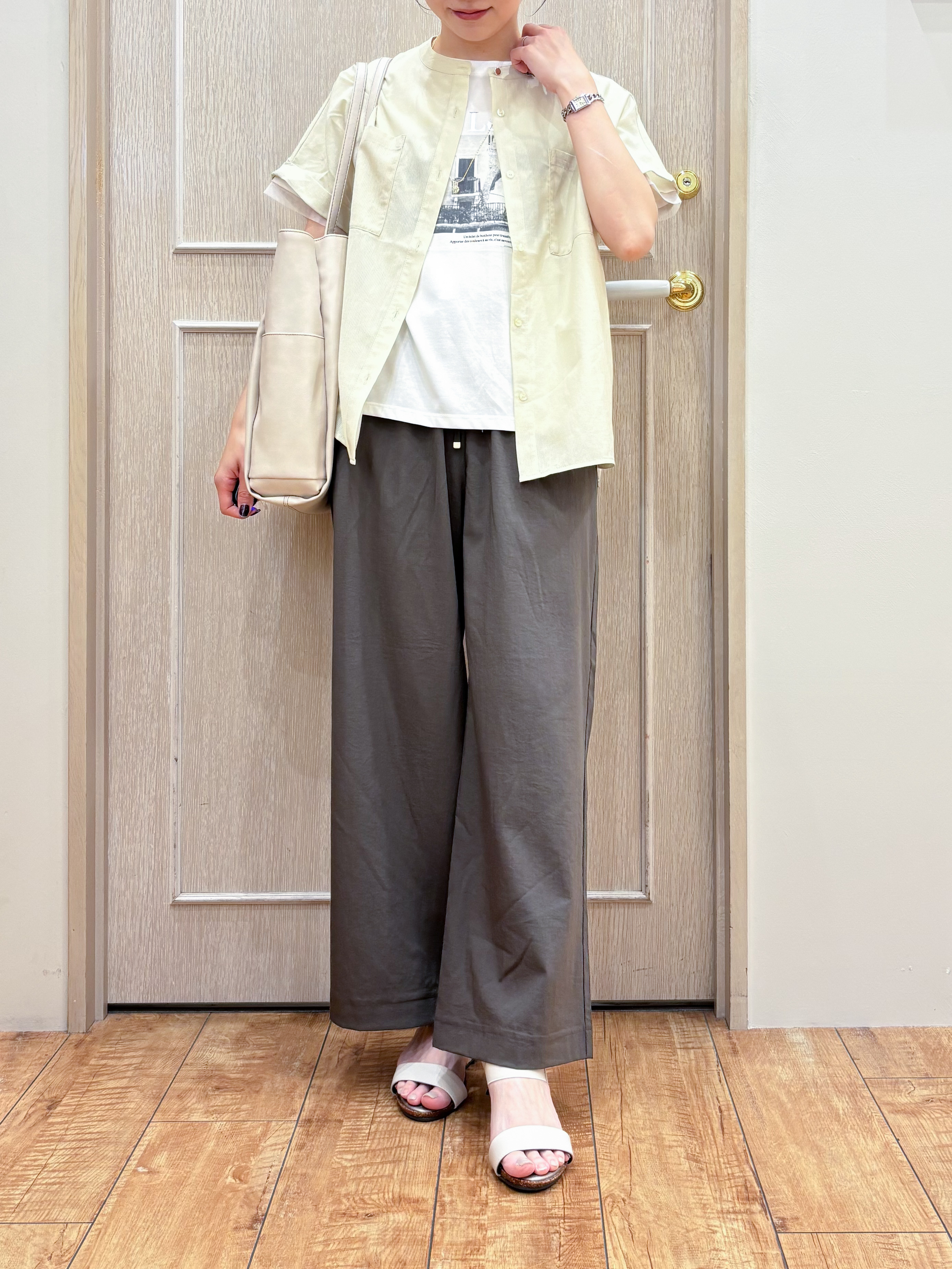 なみさんの「SHOO･LA･RUE｜【さらり快適/洗濯機可/S-LL】風が通り抜ける 半袖バンドカラーシアーシャツ」を使ったコーディネート
