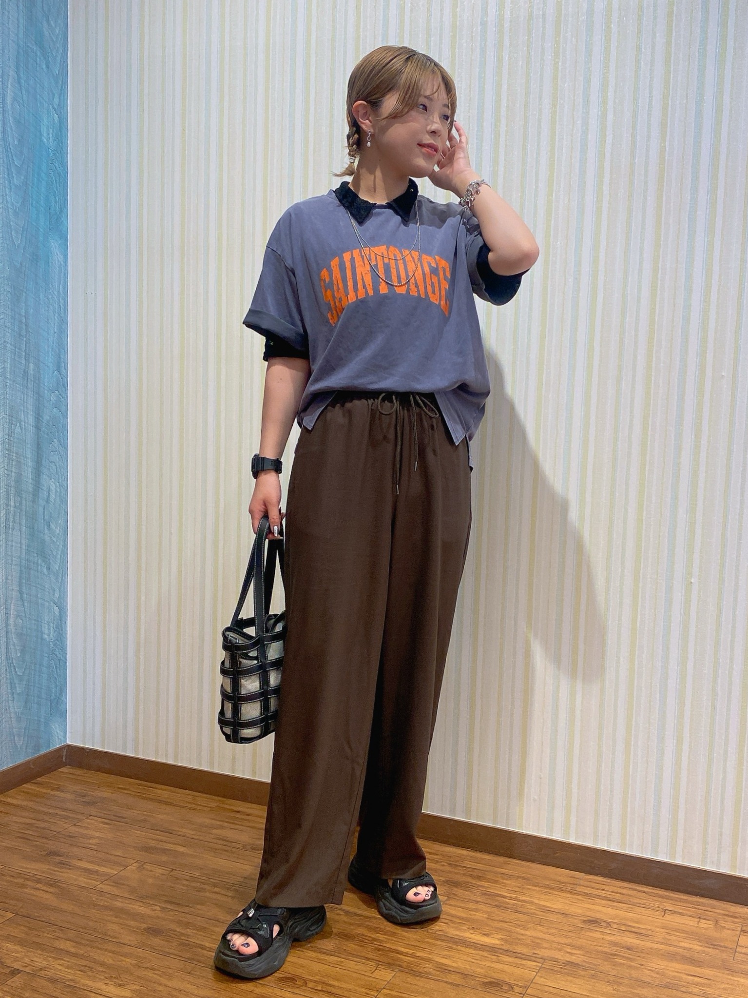 ayaさんの「SHOO･LA･RUE｜【ひんやり/S-LL/洗濯機可】選べる3柄 ヴィンテージ風こなれアソートTシャツ」を使ったコーディネート