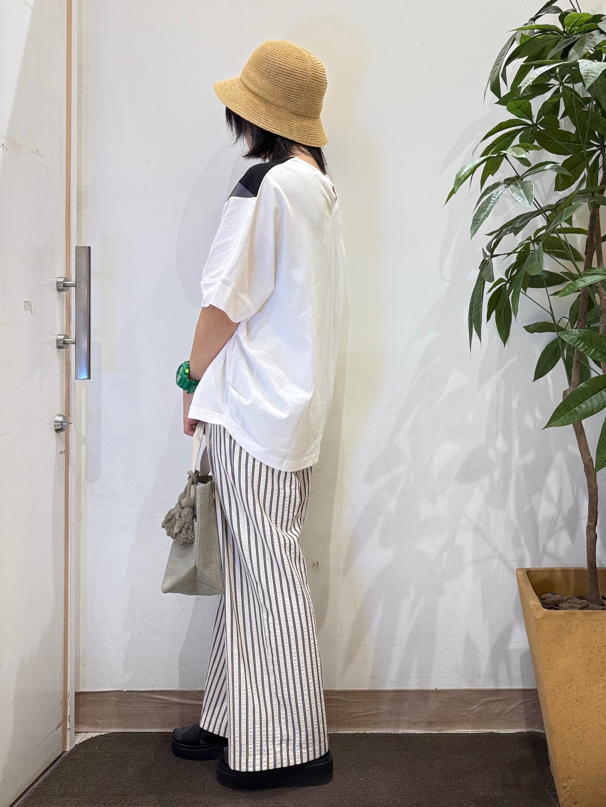 misakiさんの「SHOO･LA･RUE｜【S-LL/洗濯機可】インしないで着られる ななめ3段切り替えトップス」を使ったコーディネート